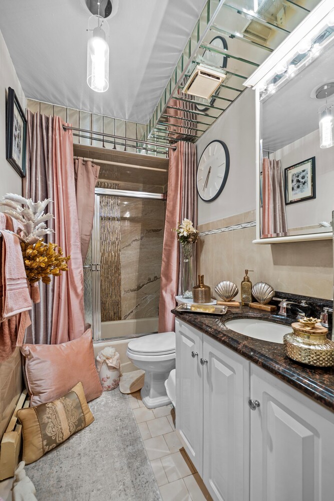 7941 SEAVIEW Avenue E1