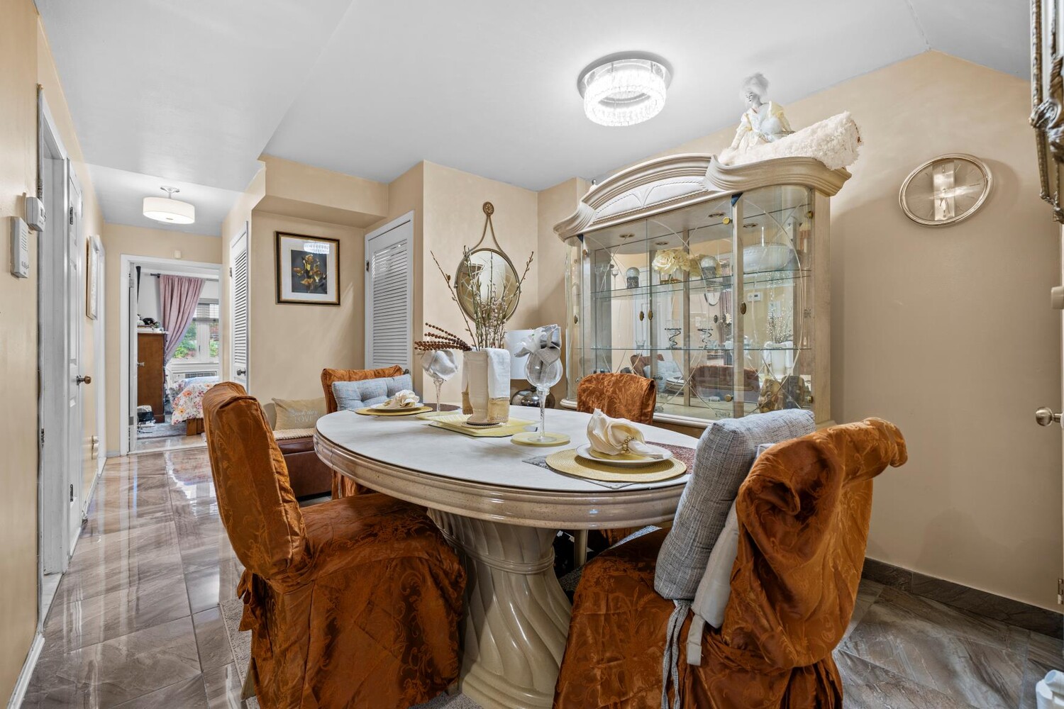 7941 SEAVIEW Avenue E1