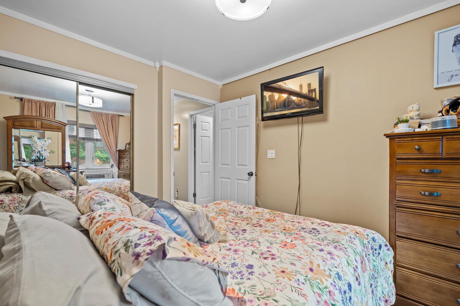 7941 SEAVIEW Avenue E1