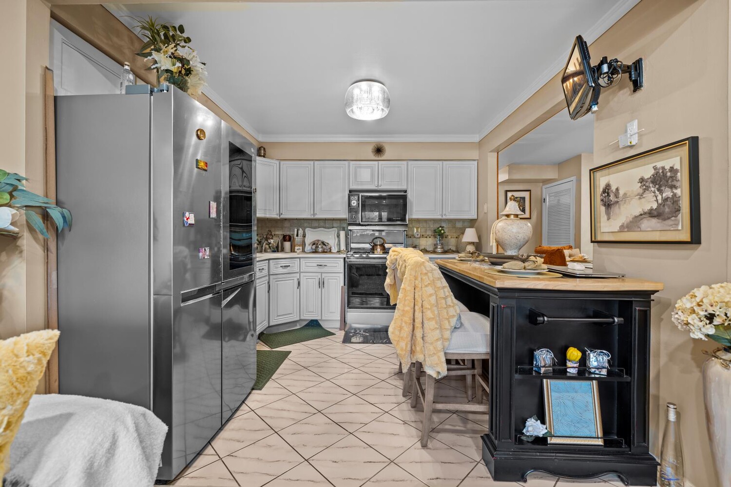 7941 SEAVIEW Avenue E1