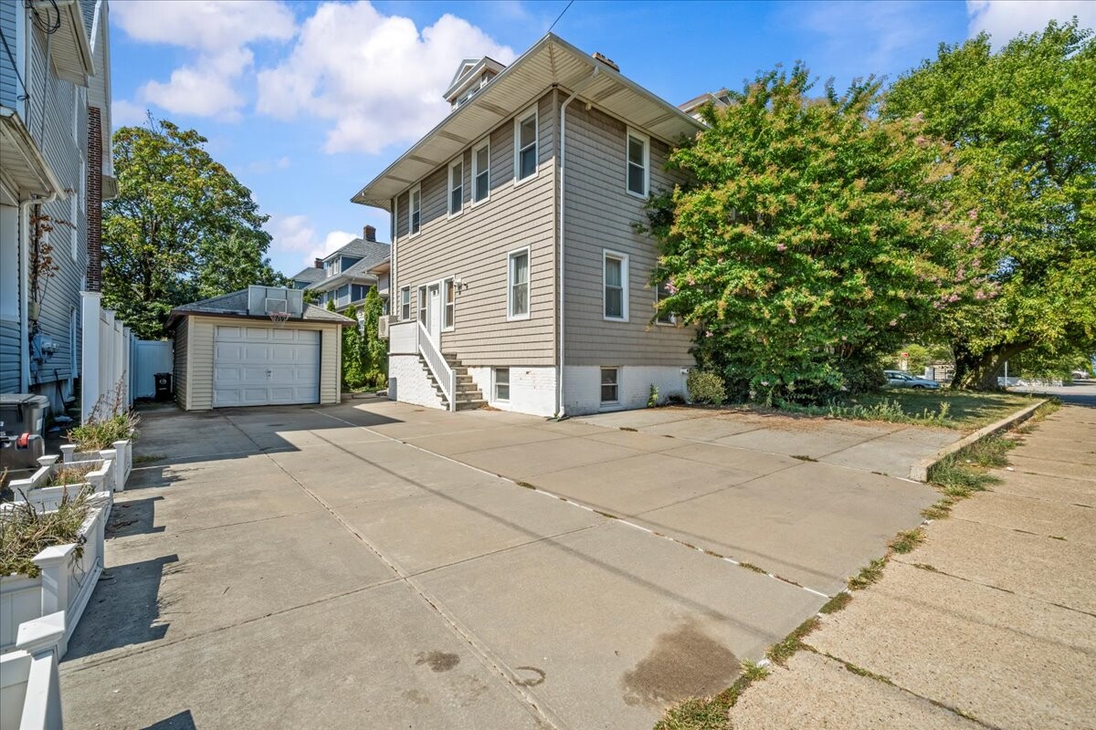 117-03 NEWPORT Avenue