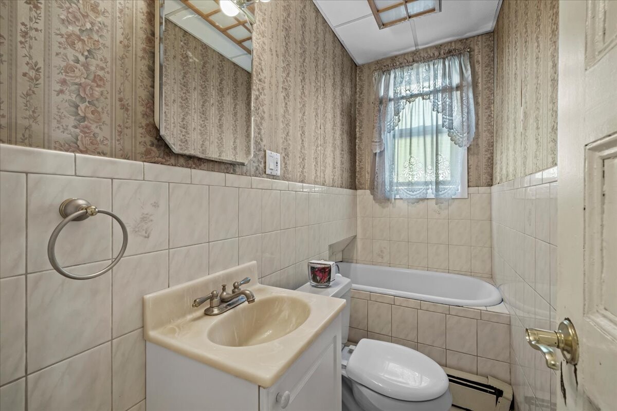 117-03 NEWPORT Avenue