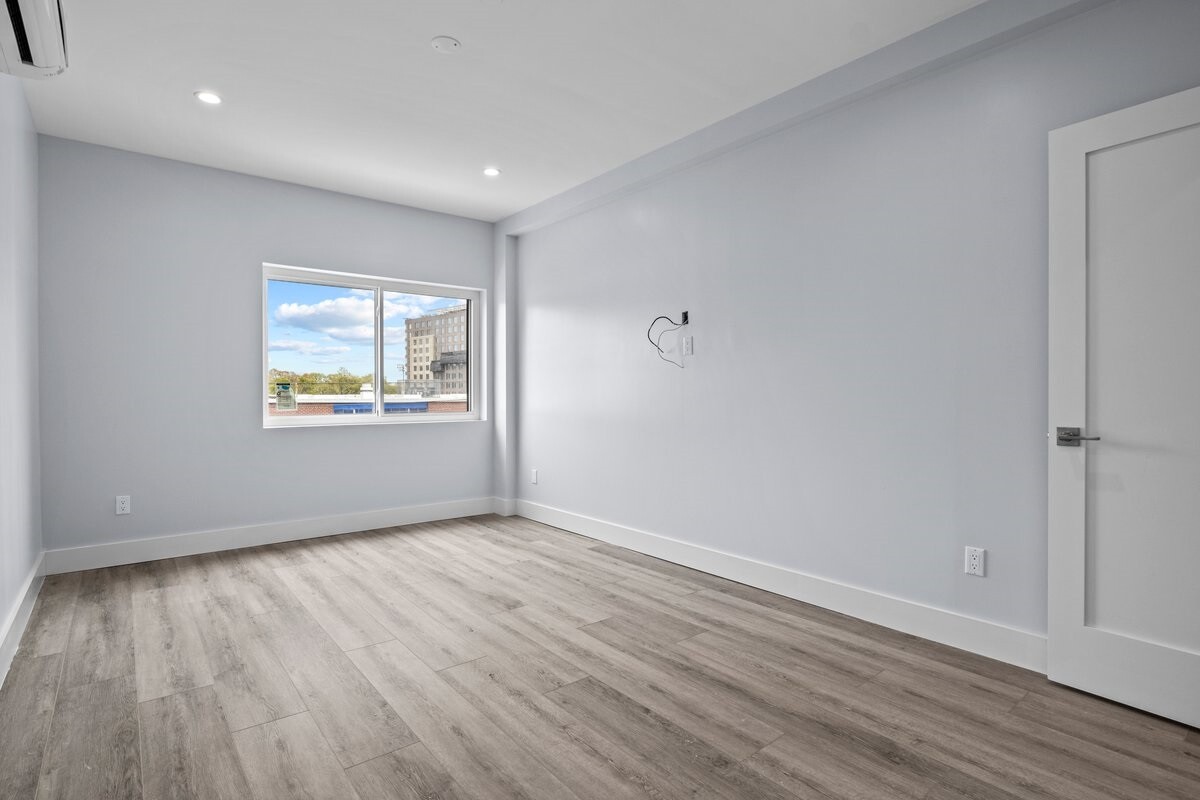 234 NORWOOD Avenue 3B