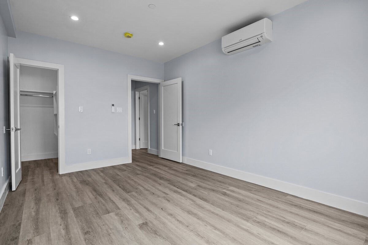 234 NORWOOD Avenue 3B