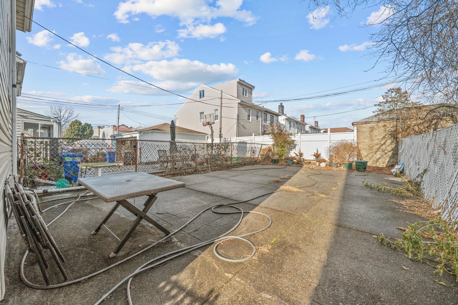 4409 AVE M