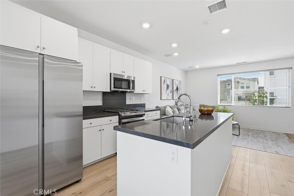 361 Gelding Way