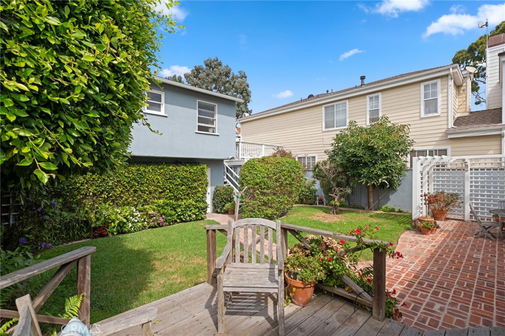 517 Poinsettia Avenue 1/2