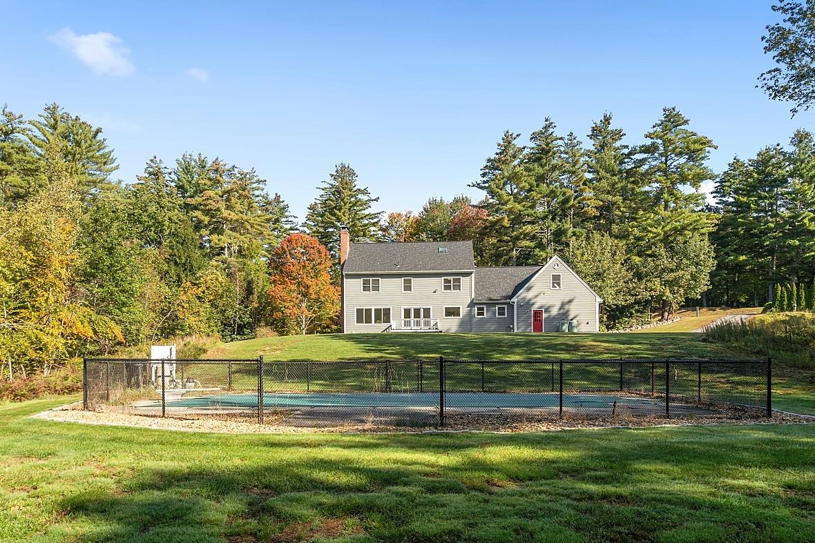 17 Deer Hollow Drive