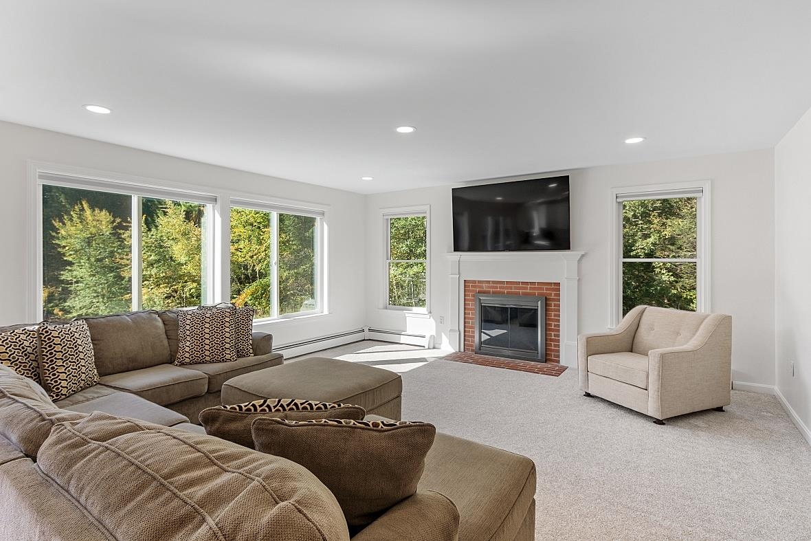 17 Deer Hollow Drive