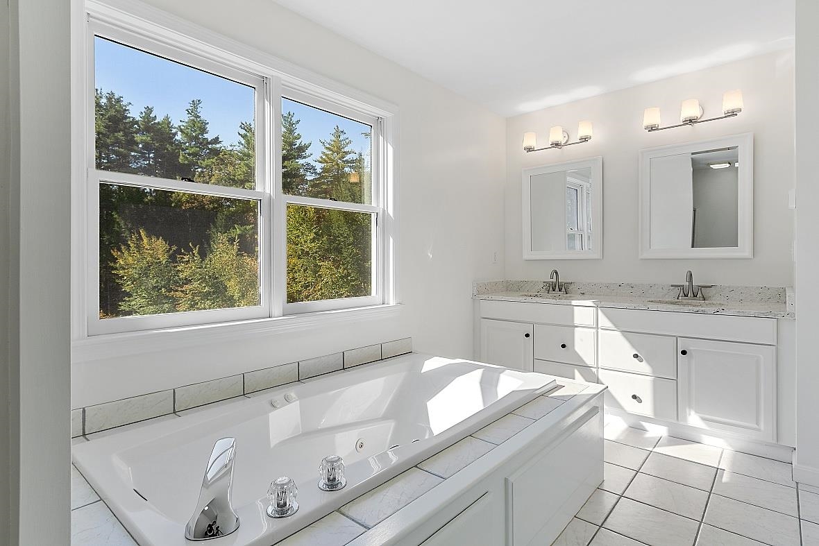 17 Deer Hollow Drive