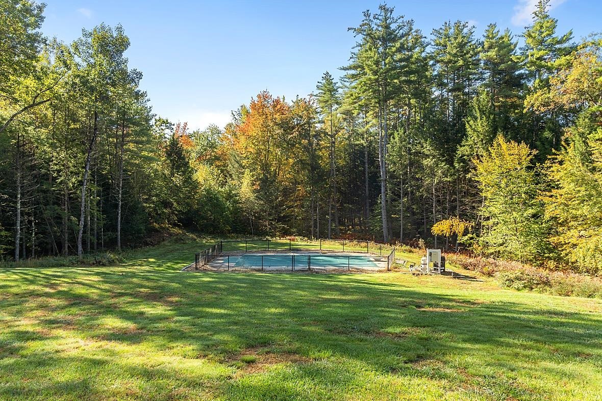 17 Deer Hollow Drive