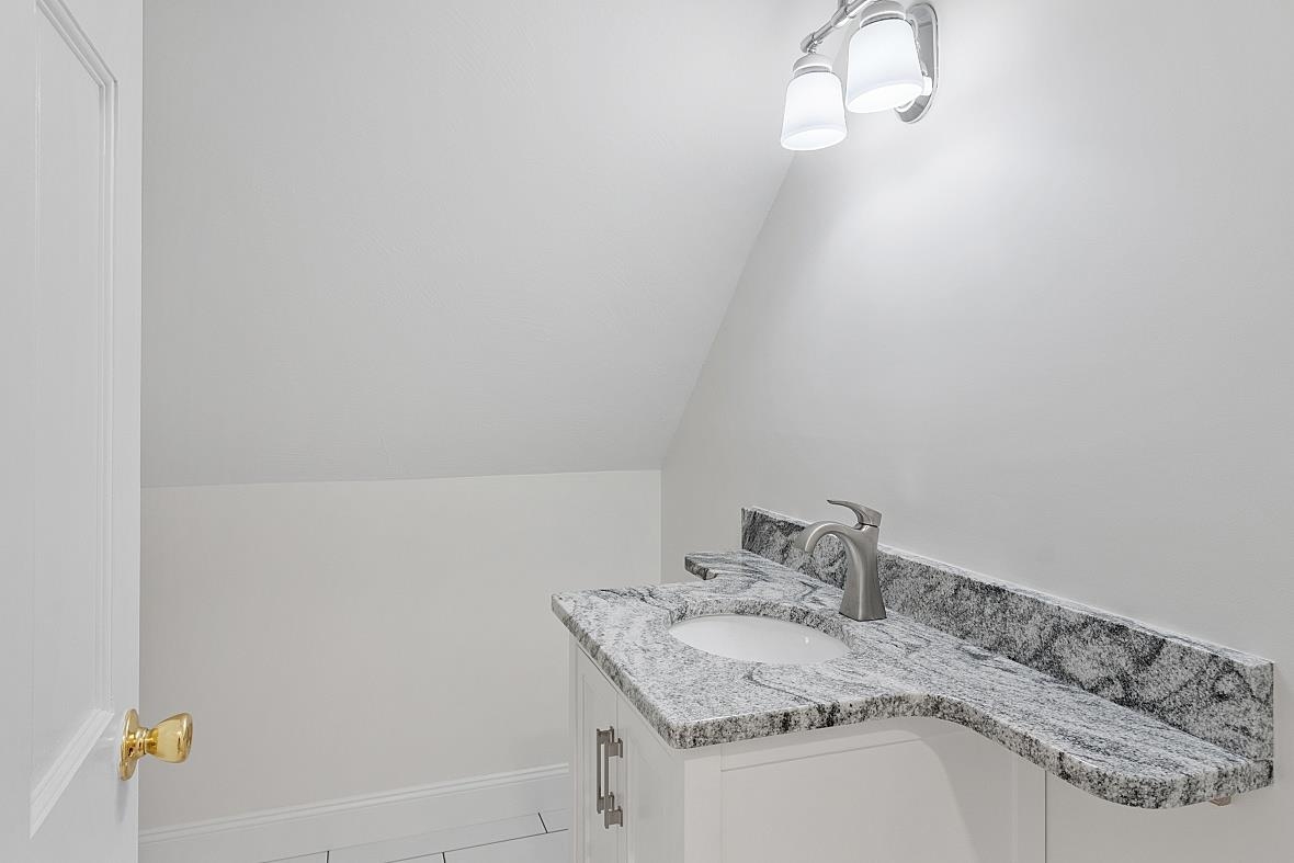 17 Deer Hollow Drive