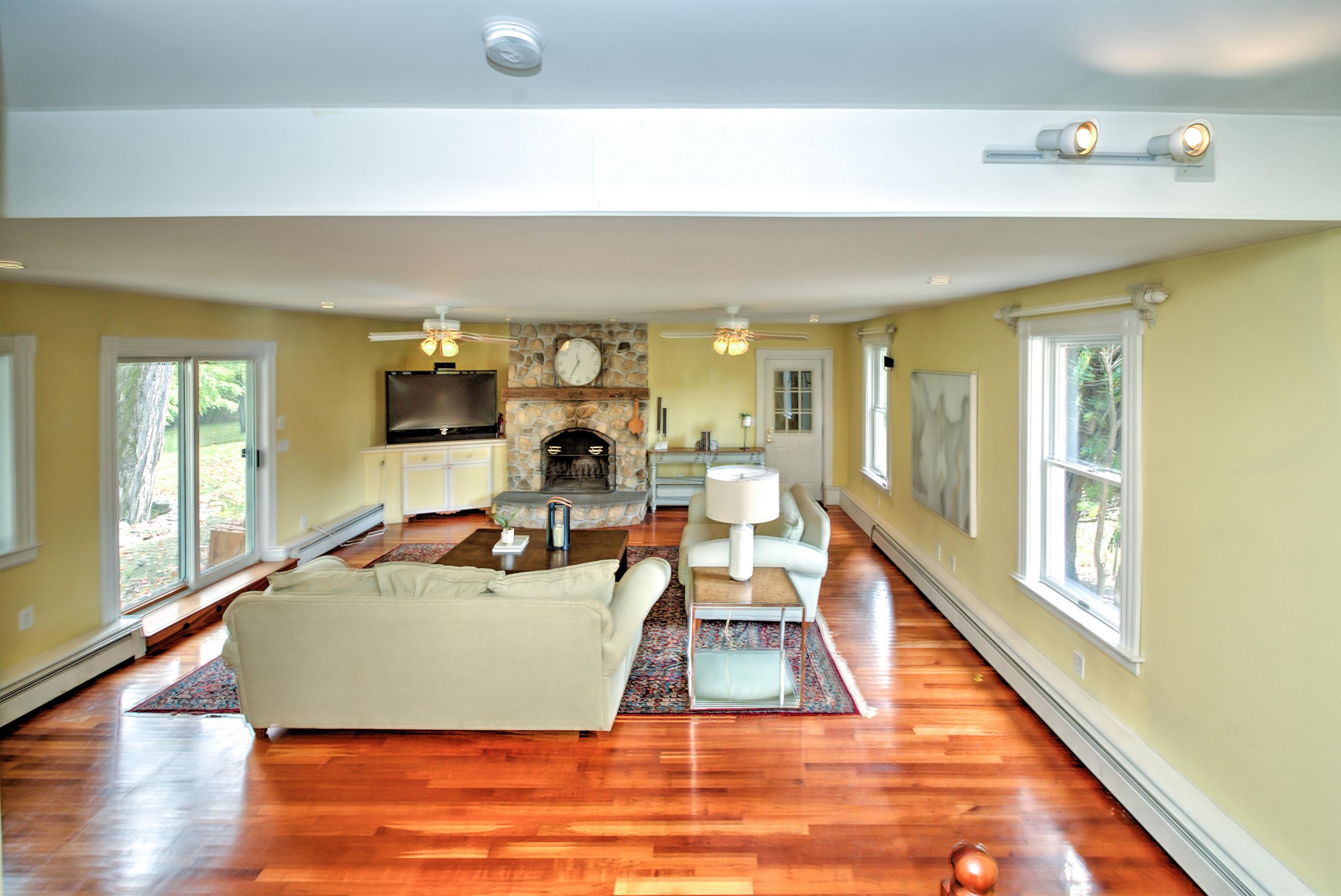 77 Jericho Road