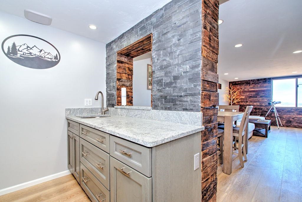 375 Endicott N Street Unit: 305