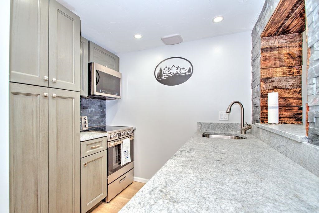 375 Endicott N Street Unit: 305