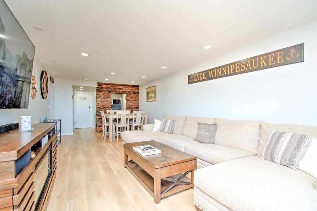 375 Endicott N Street Unit: 305