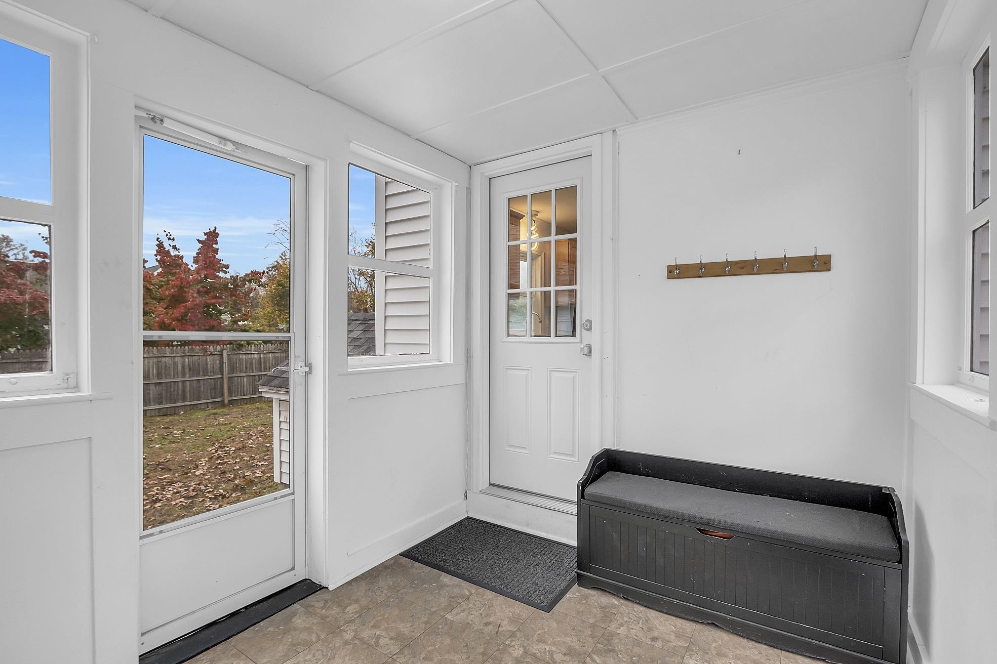 9 Plains Road