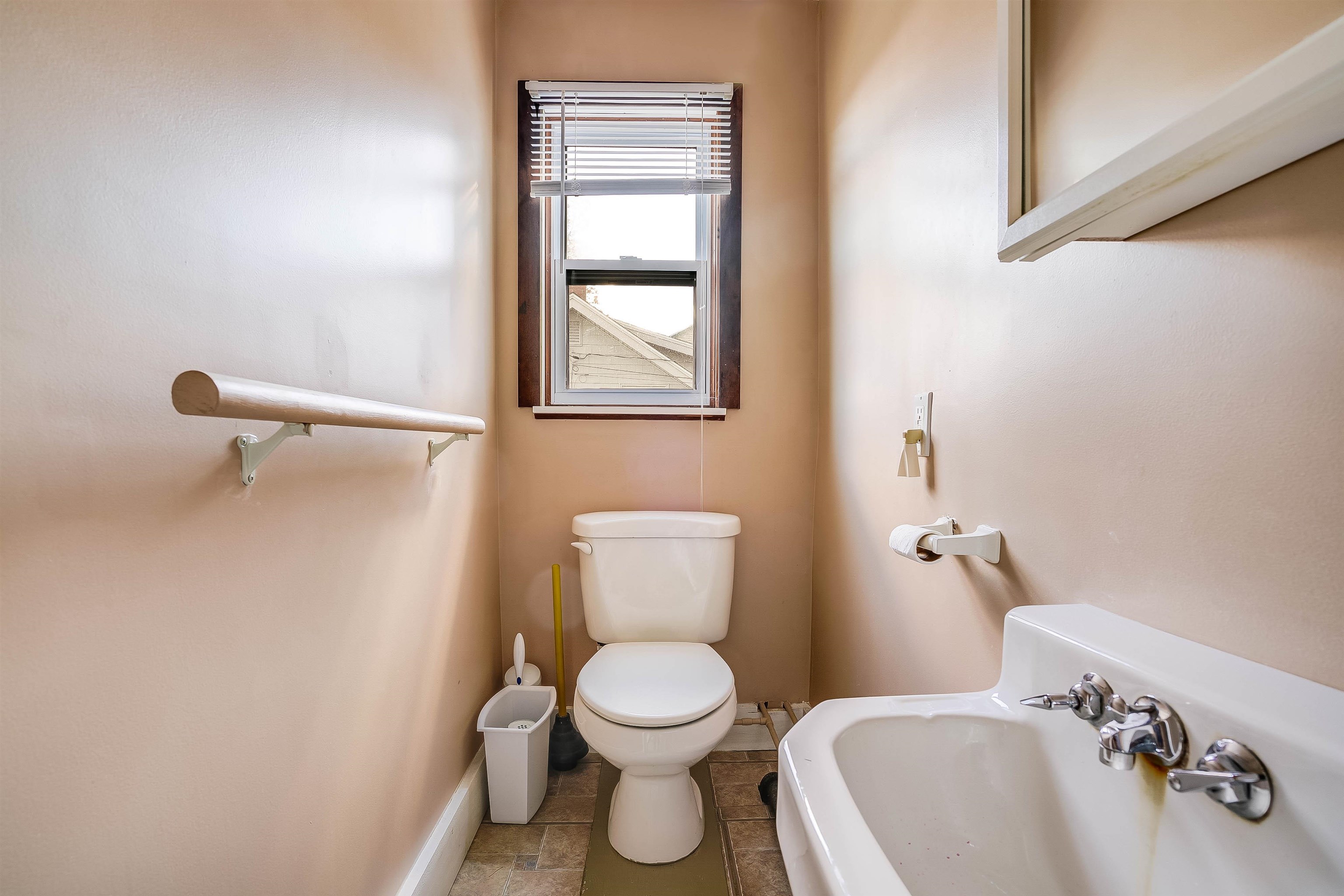 915 Whitneys Grove Road