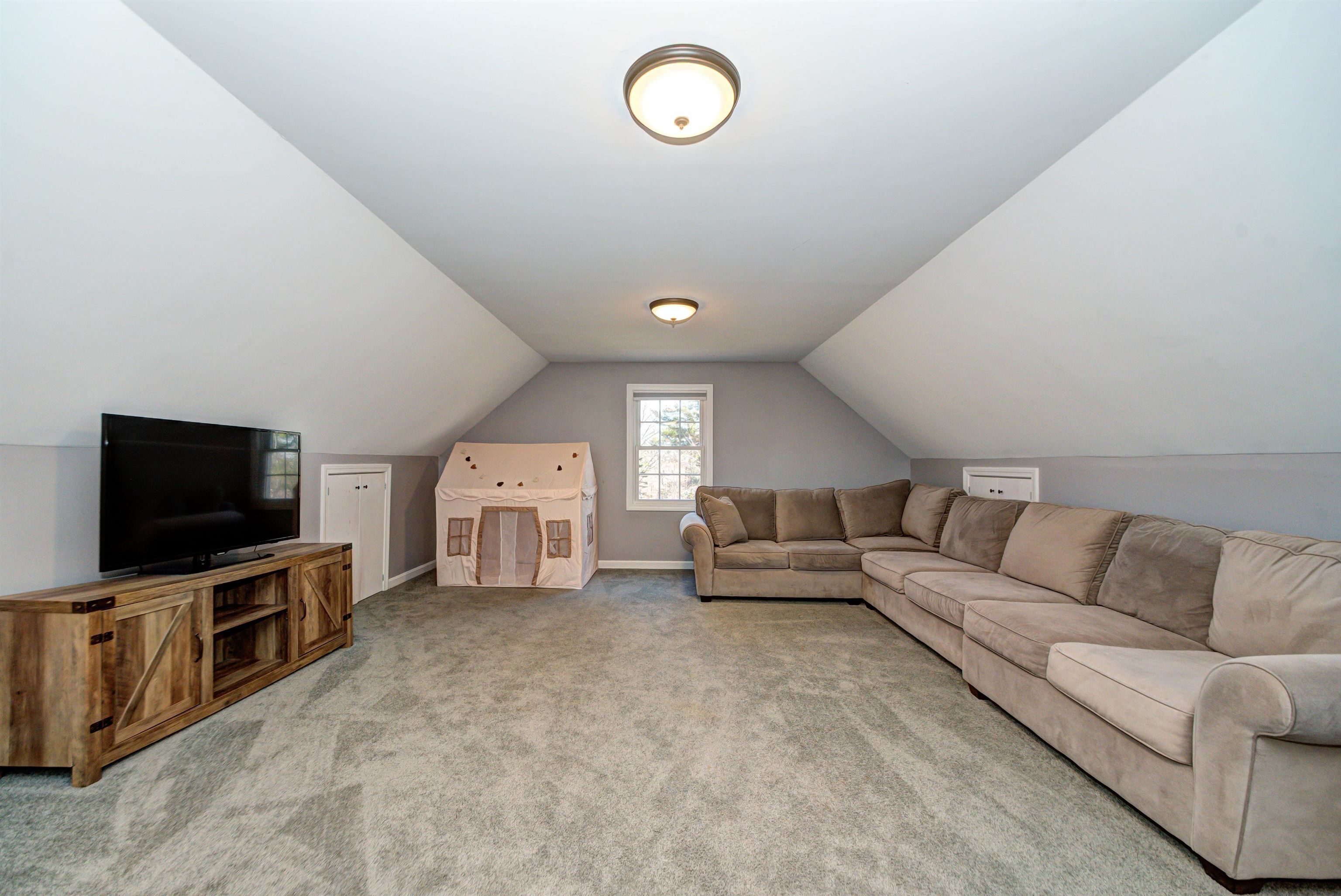 7 Heritage Hill Road