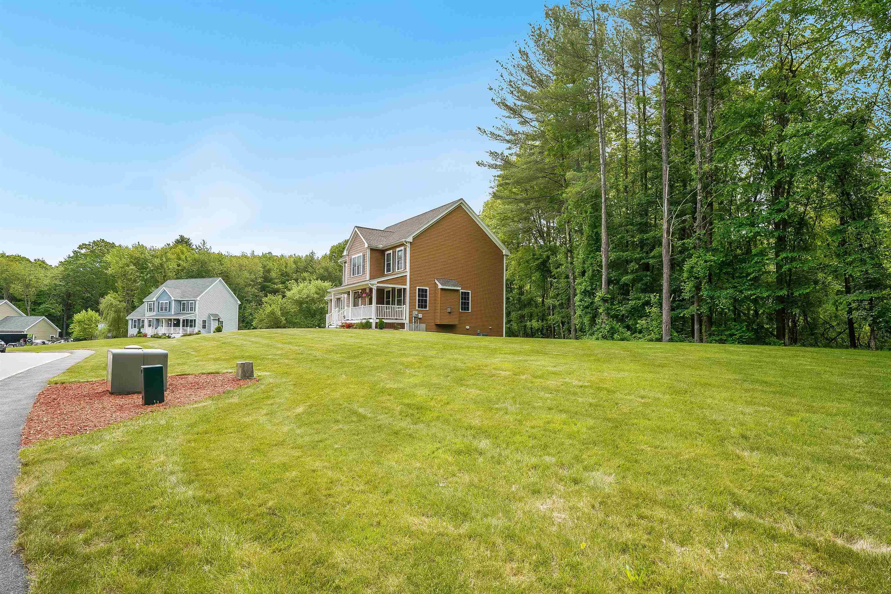 15 Orchard Park Lane