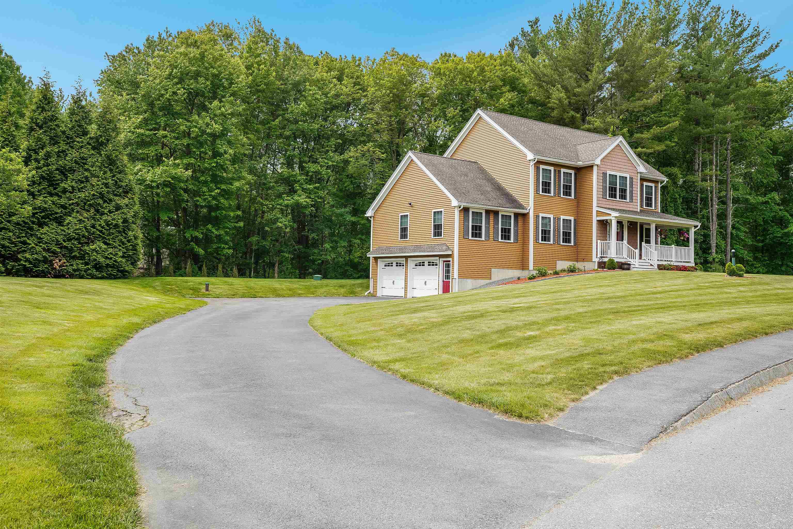 15 Orchard Park Lane