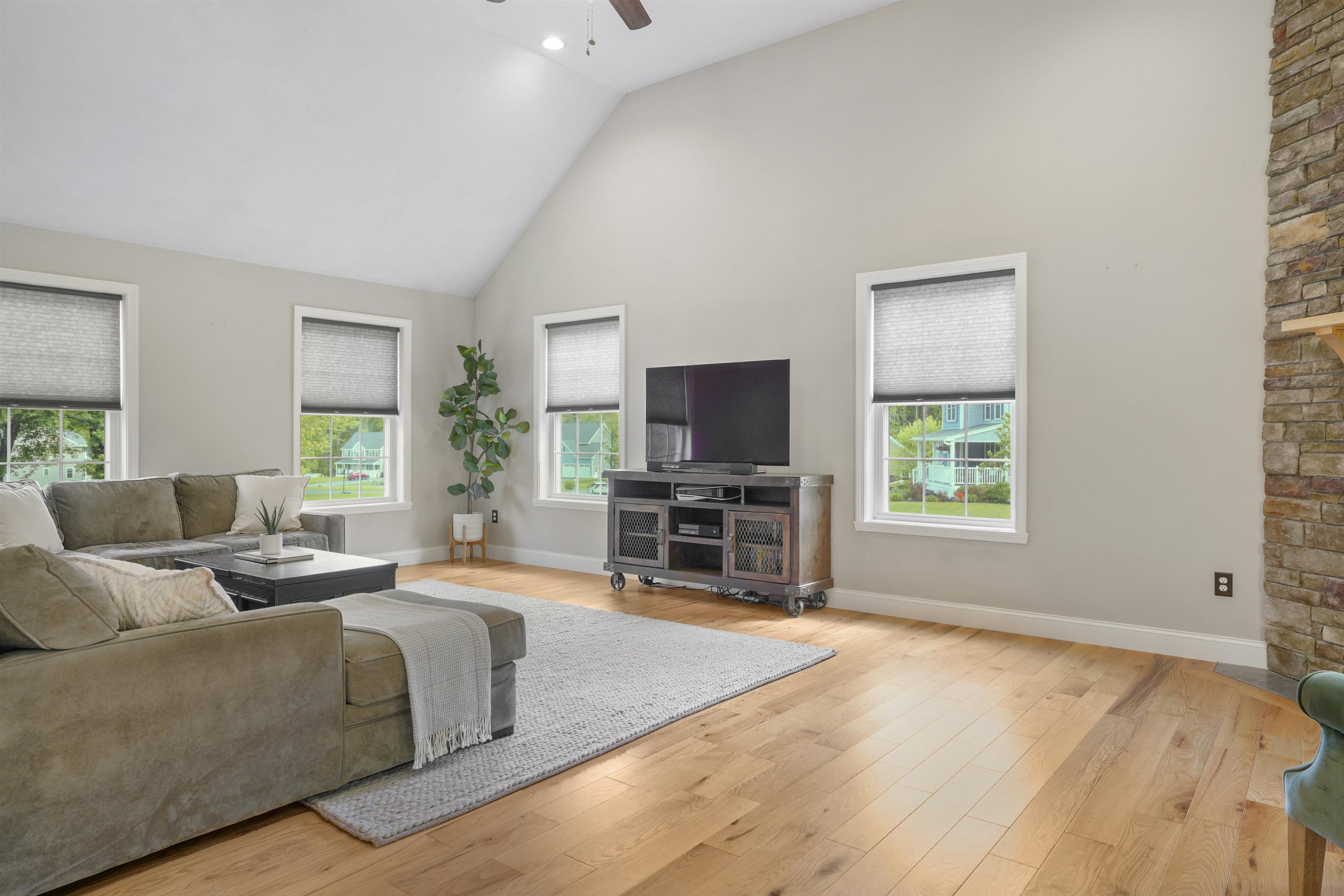 15 Orchard Park Lane