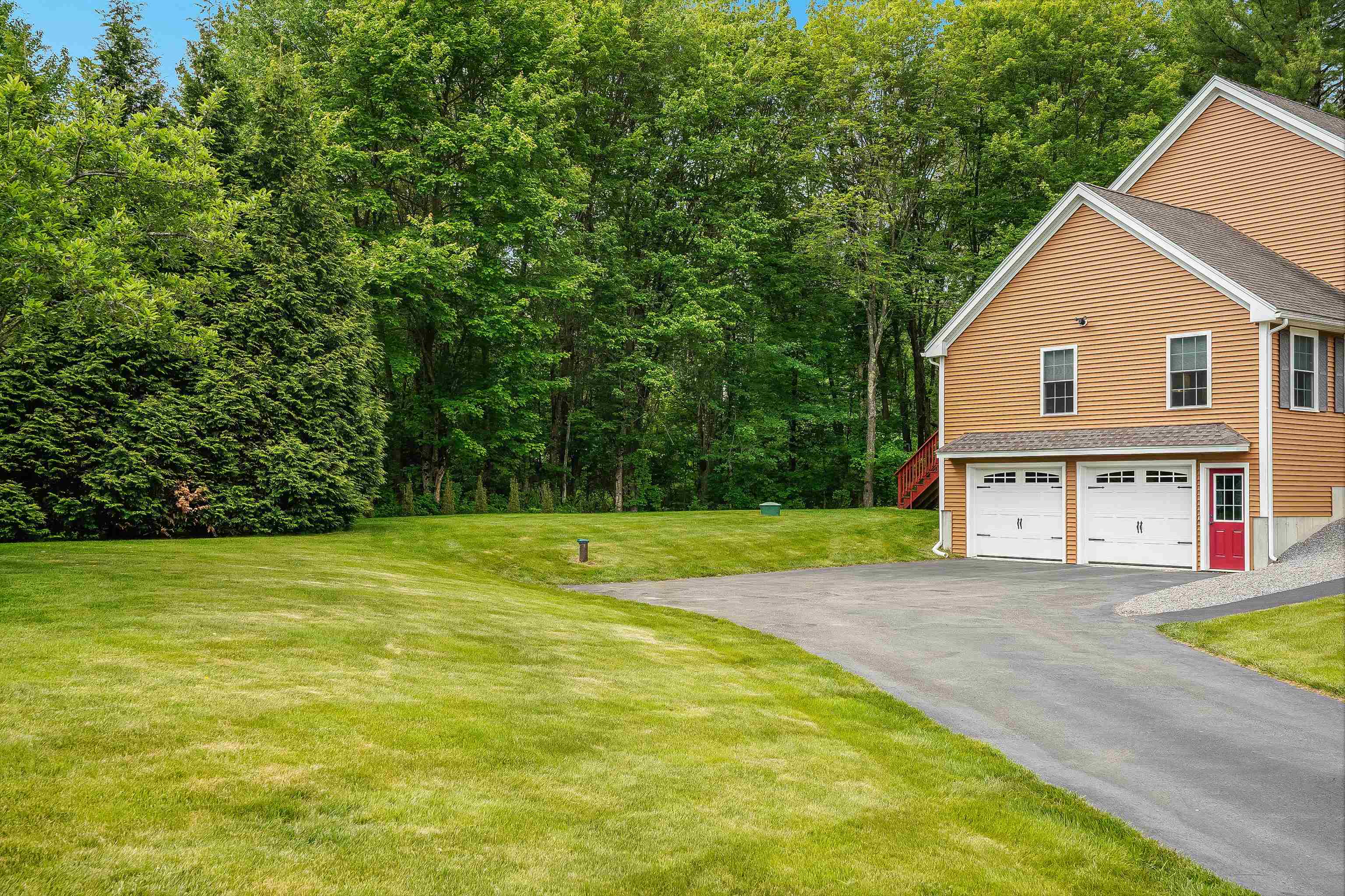 15 Orchard Park Lane