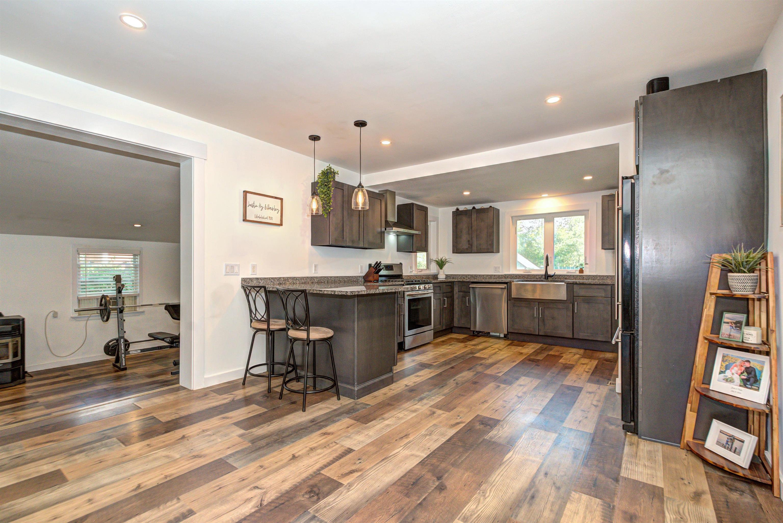 2085 Wellington Road