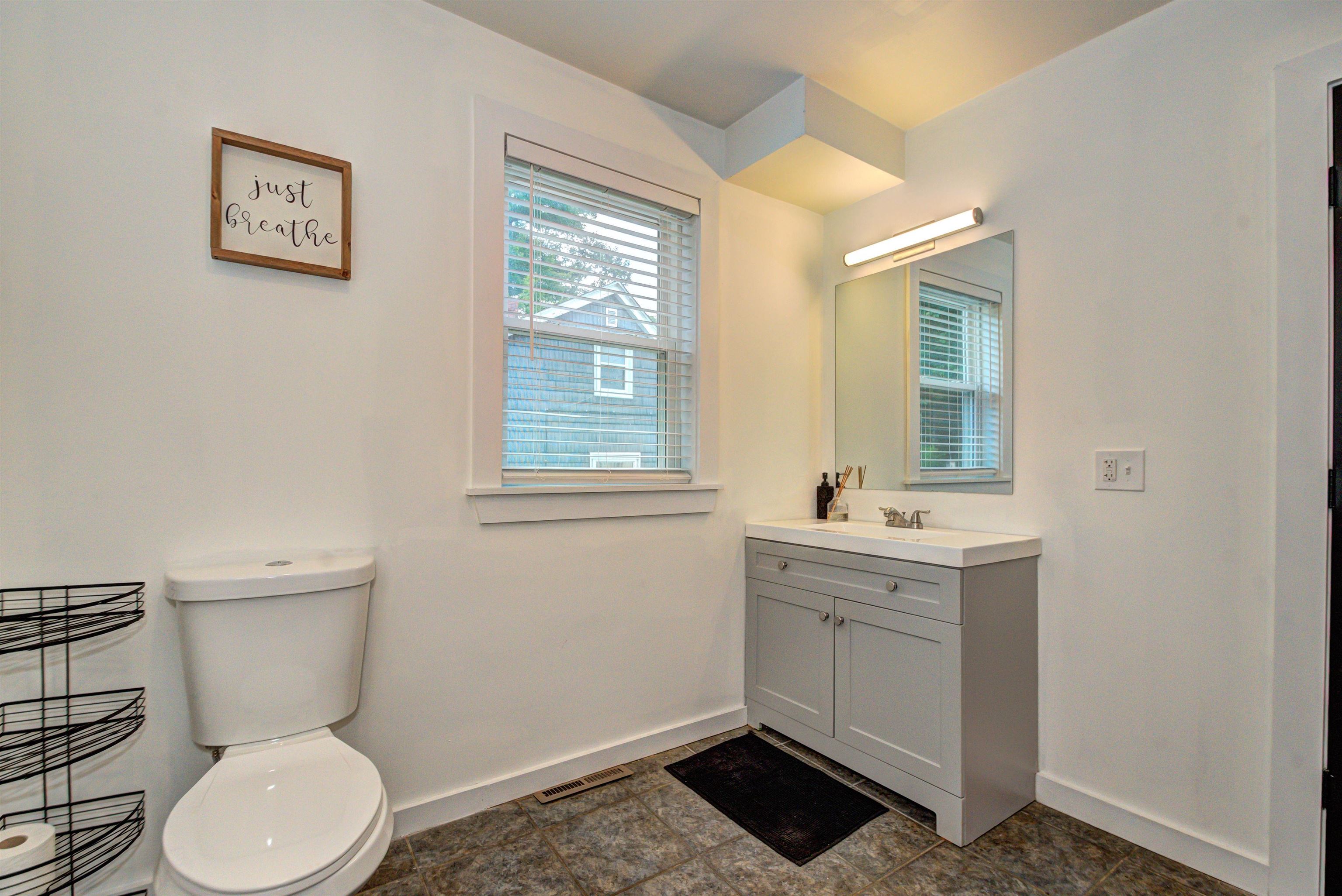 2085 Wellington Road