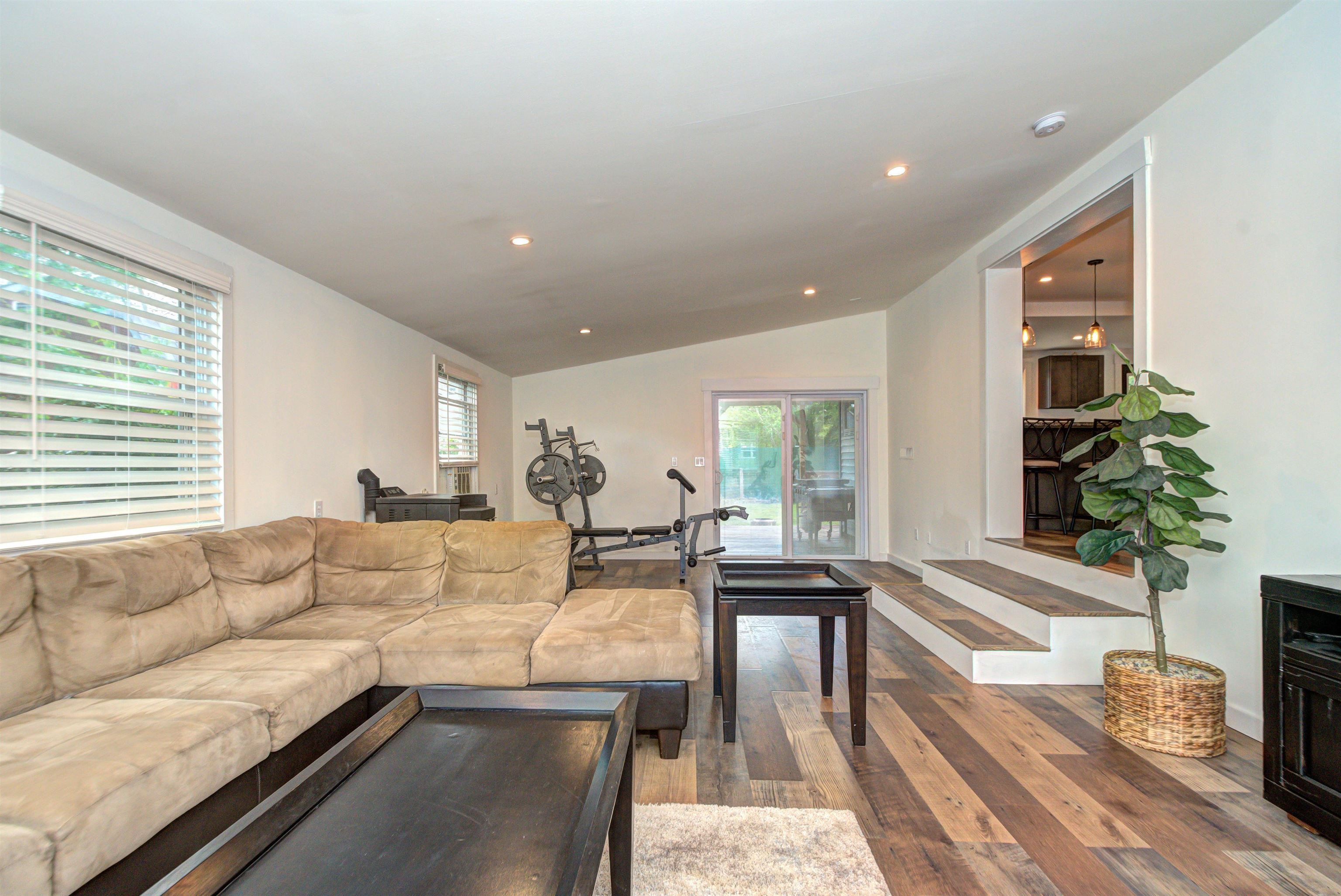 2085 Wellington Road