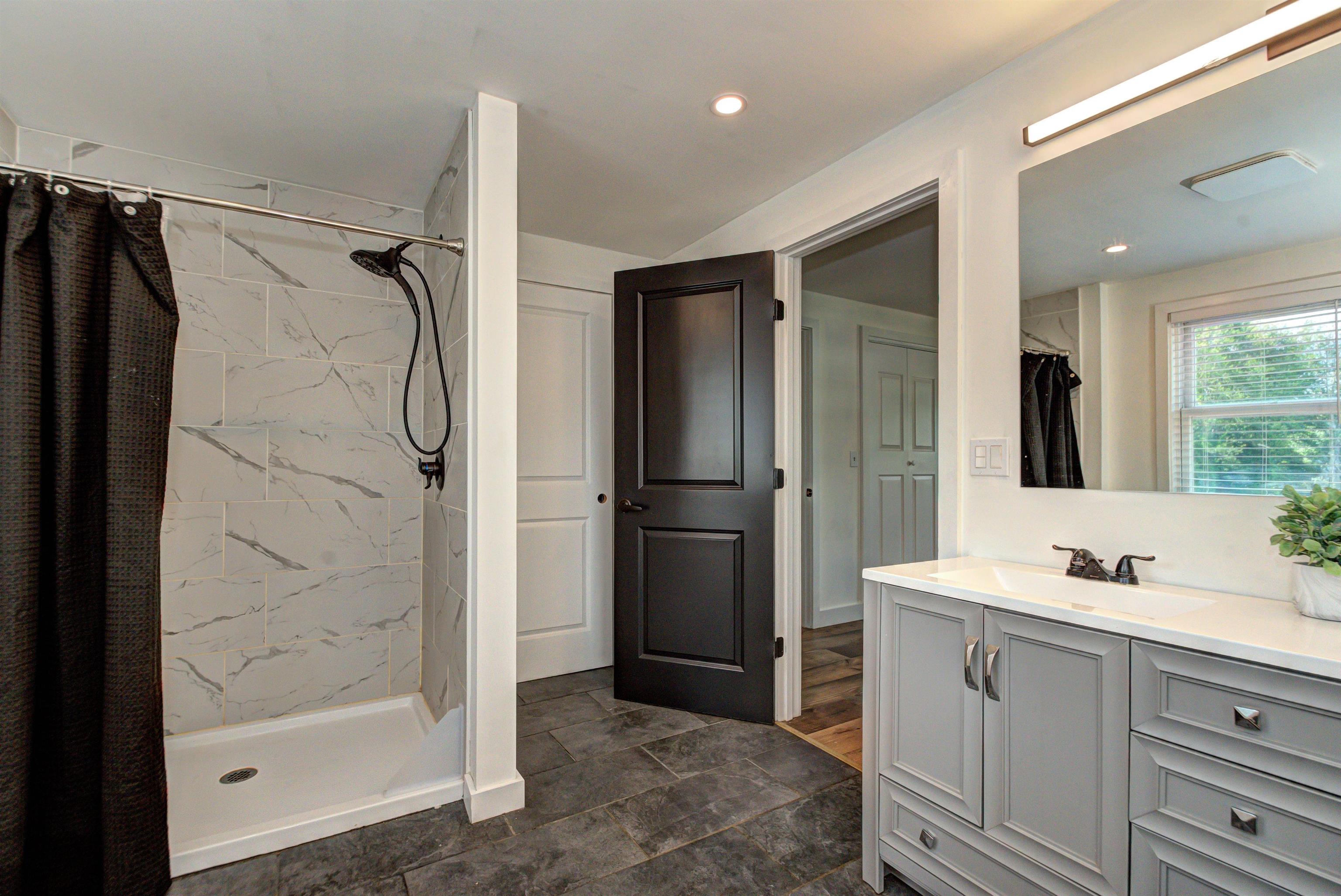 2085 Wellington Road