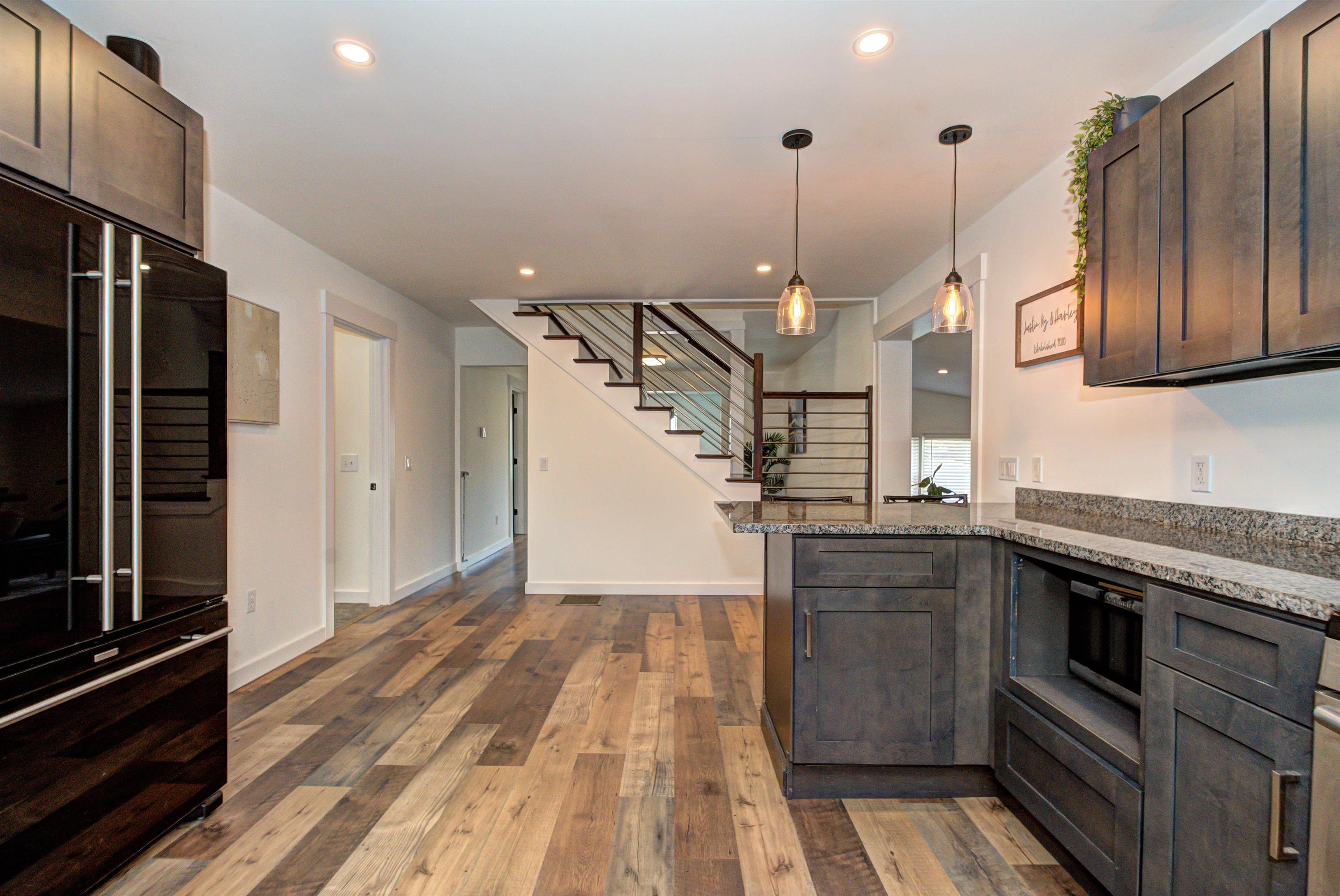 2085 Wellington Road