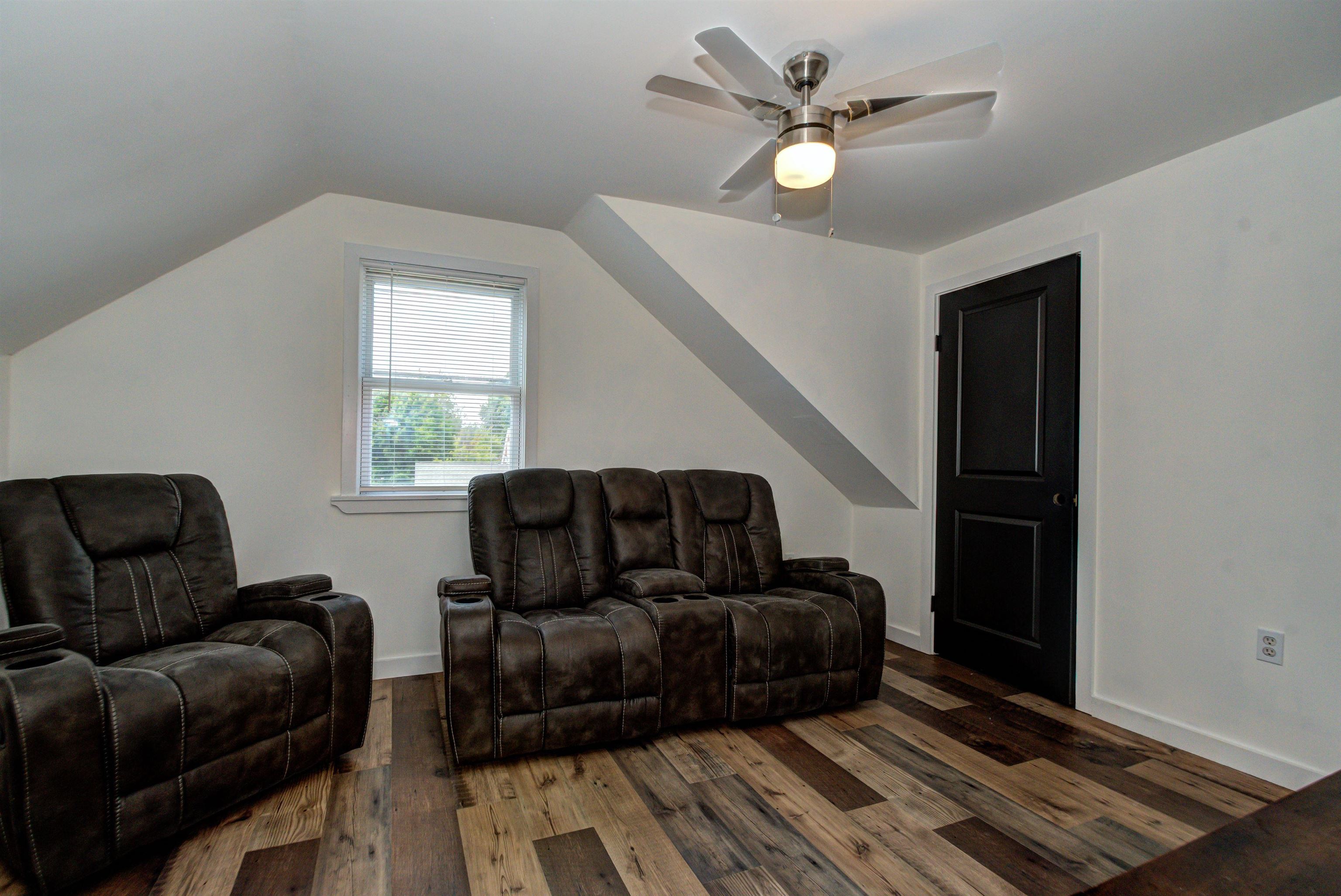 2085 Wellington Road