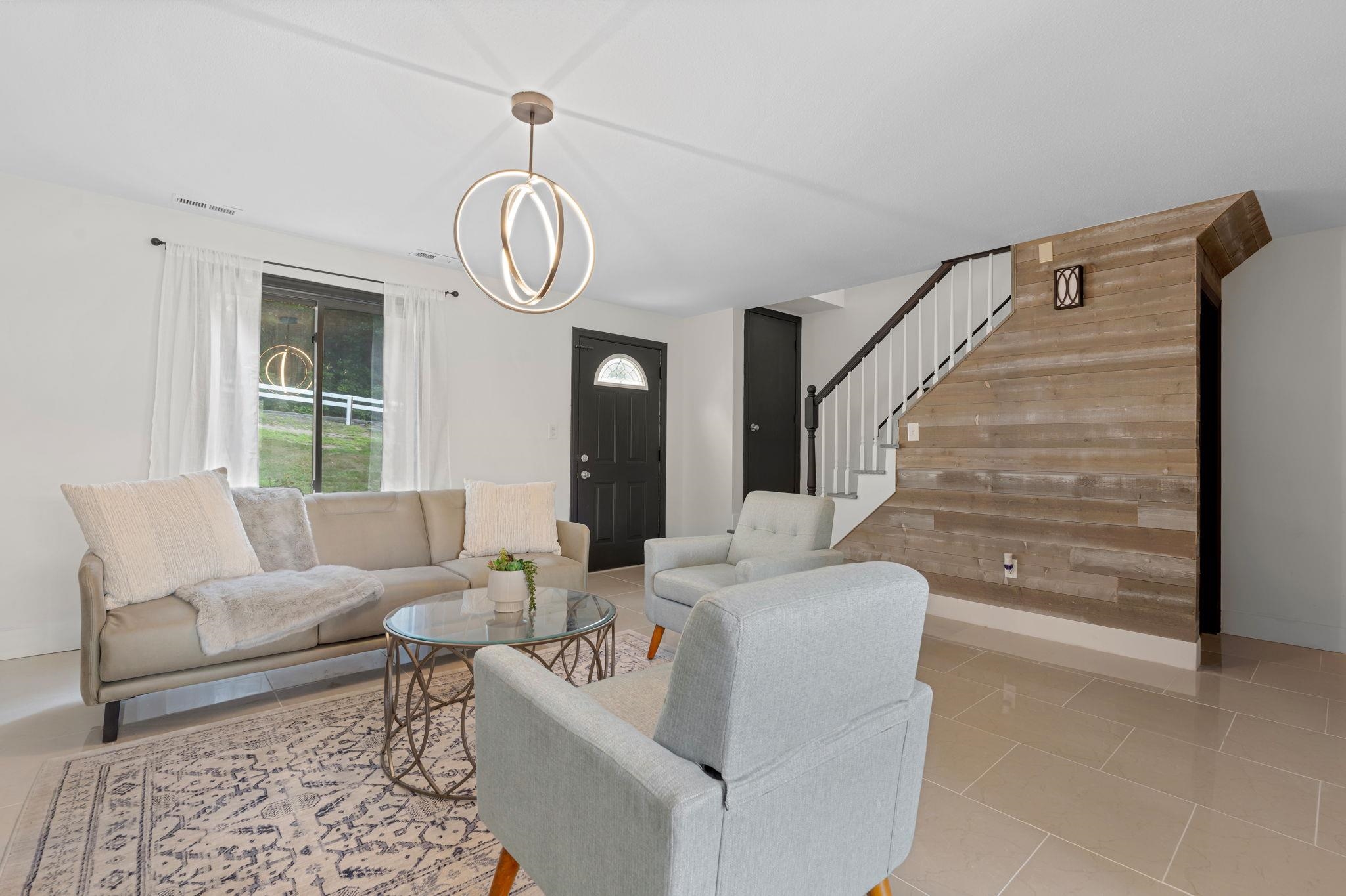 145 Canterbury Lane
