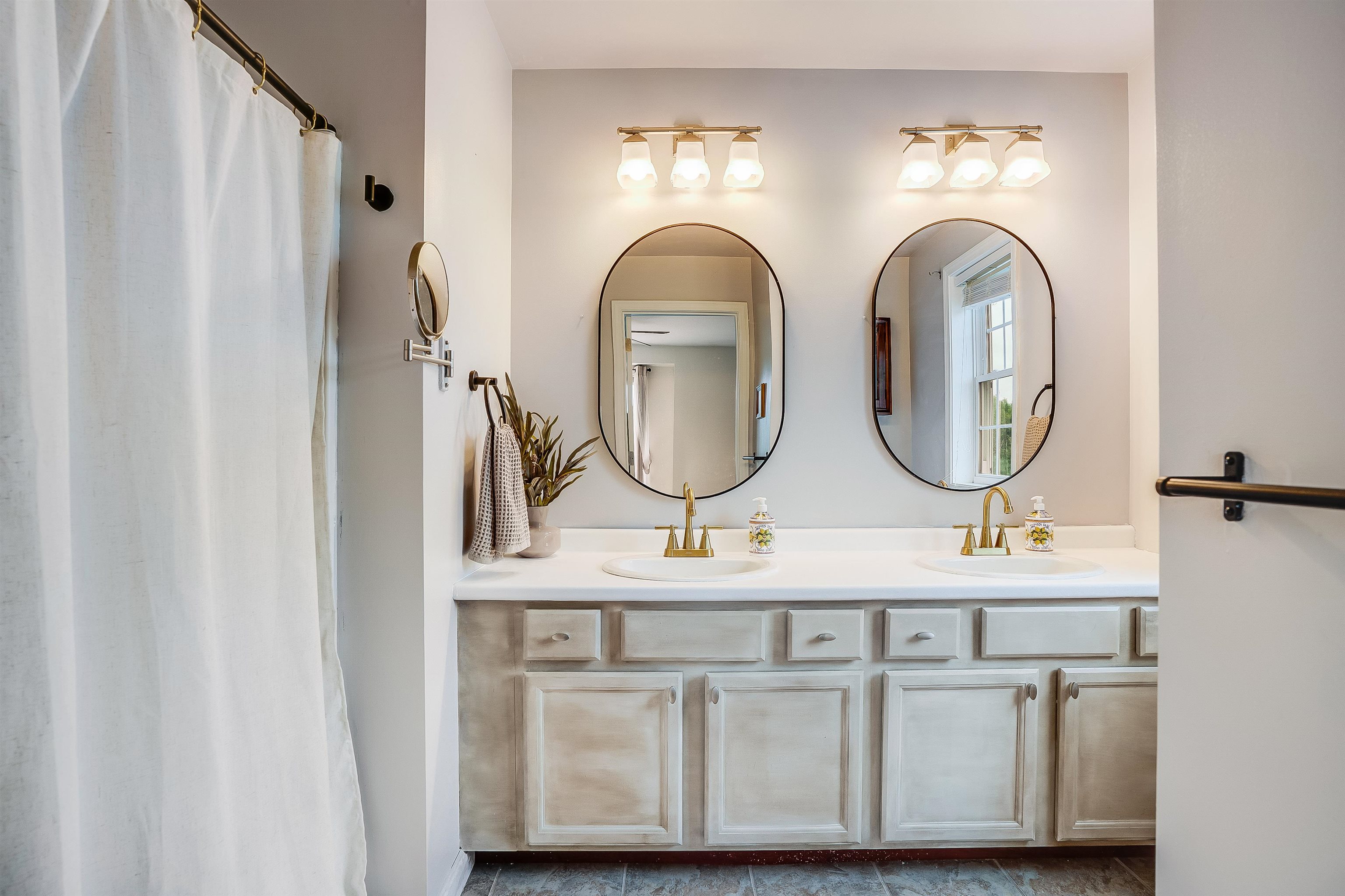 104 Trinity Circle Unit: A