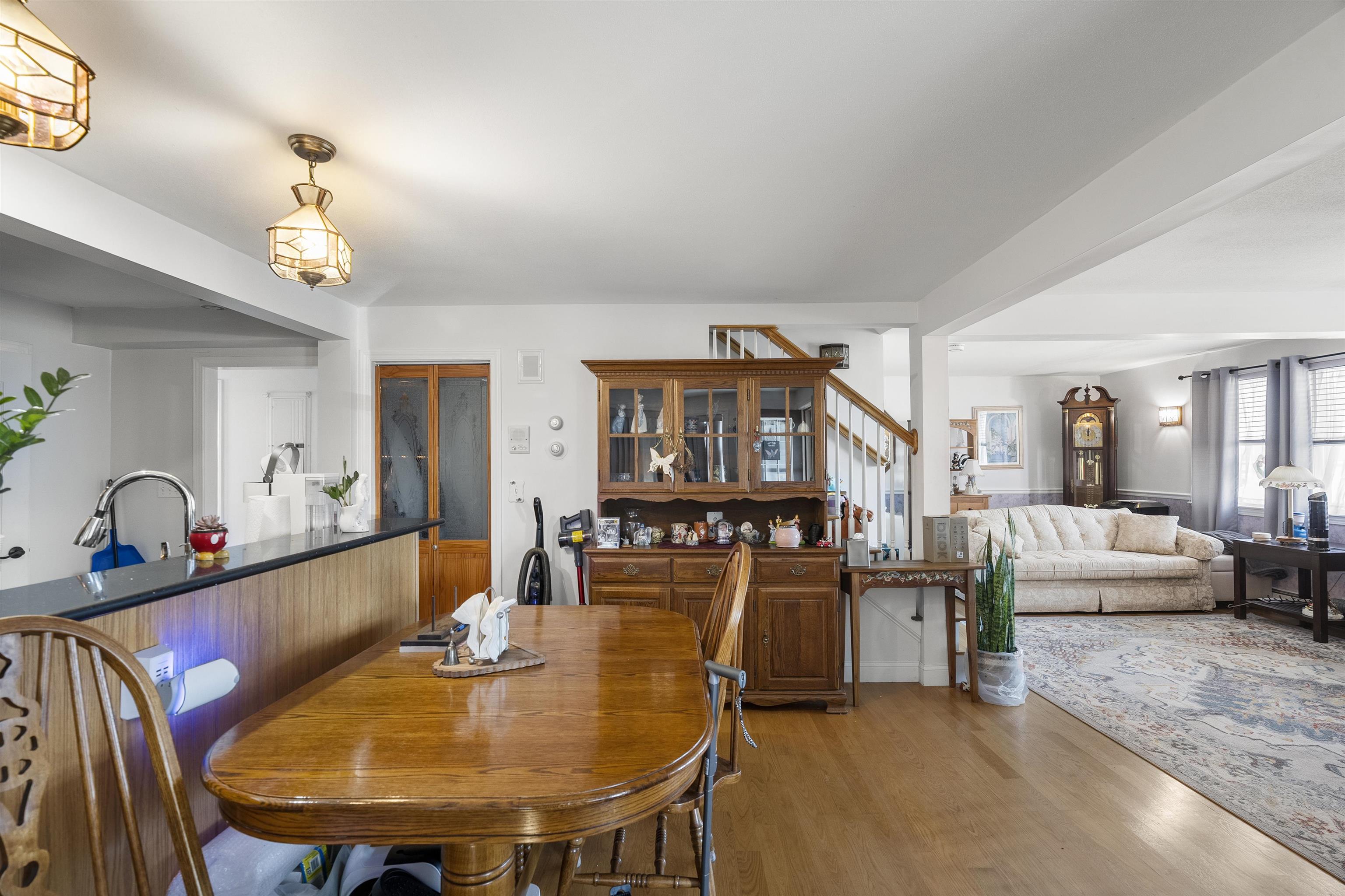 585 Ocean Boulevard