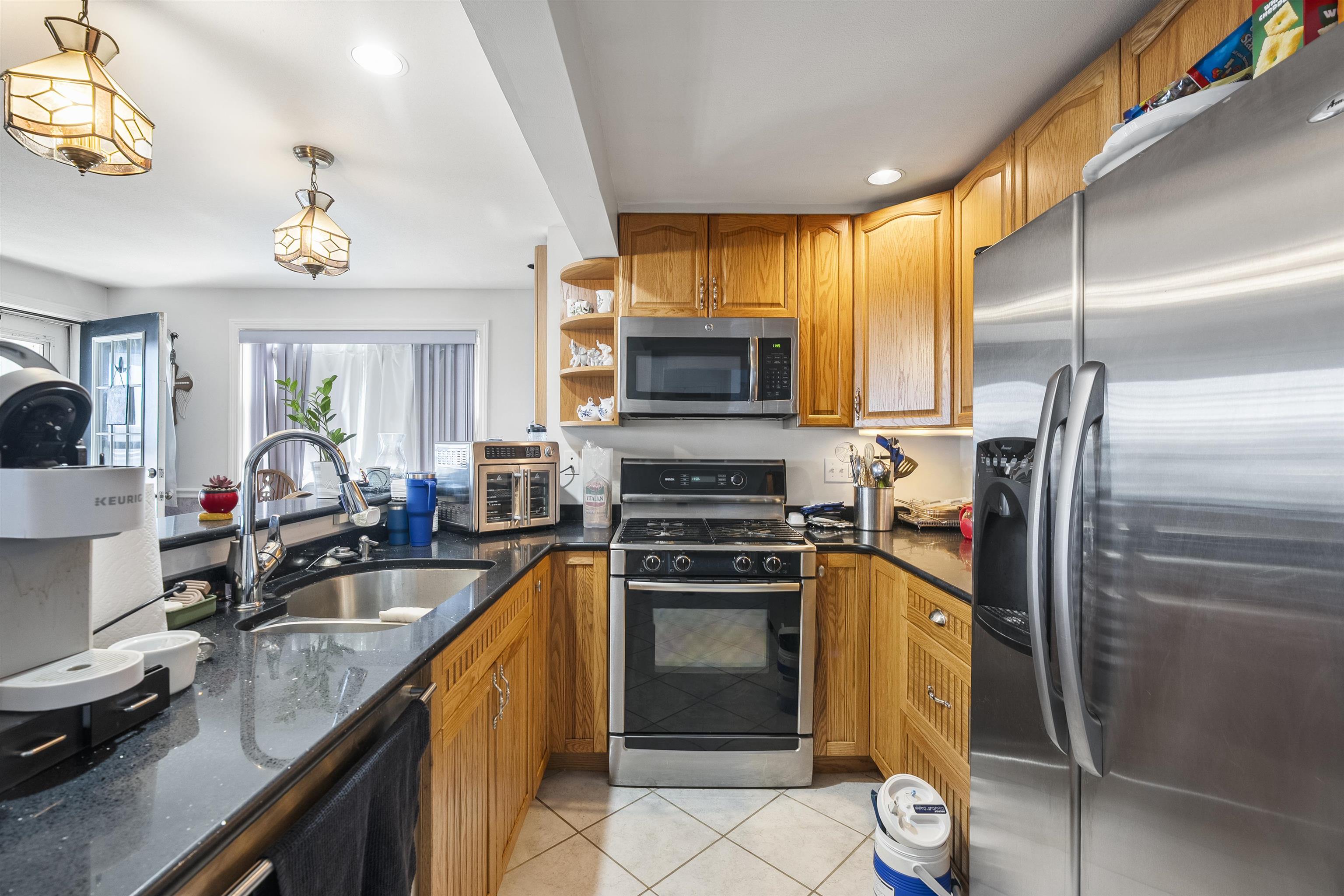 585 Ocean Boulevard