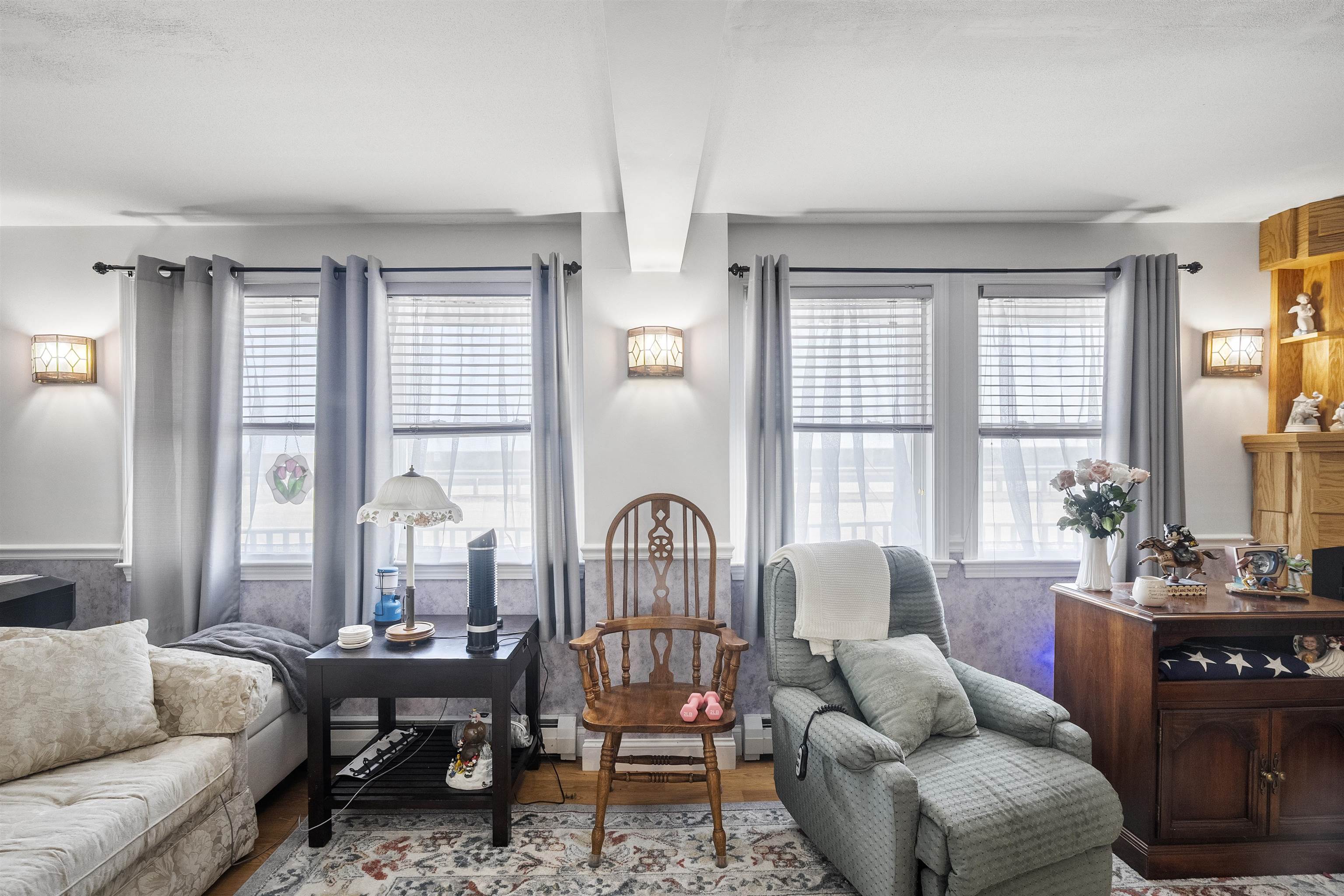585 Ocean Boulevard