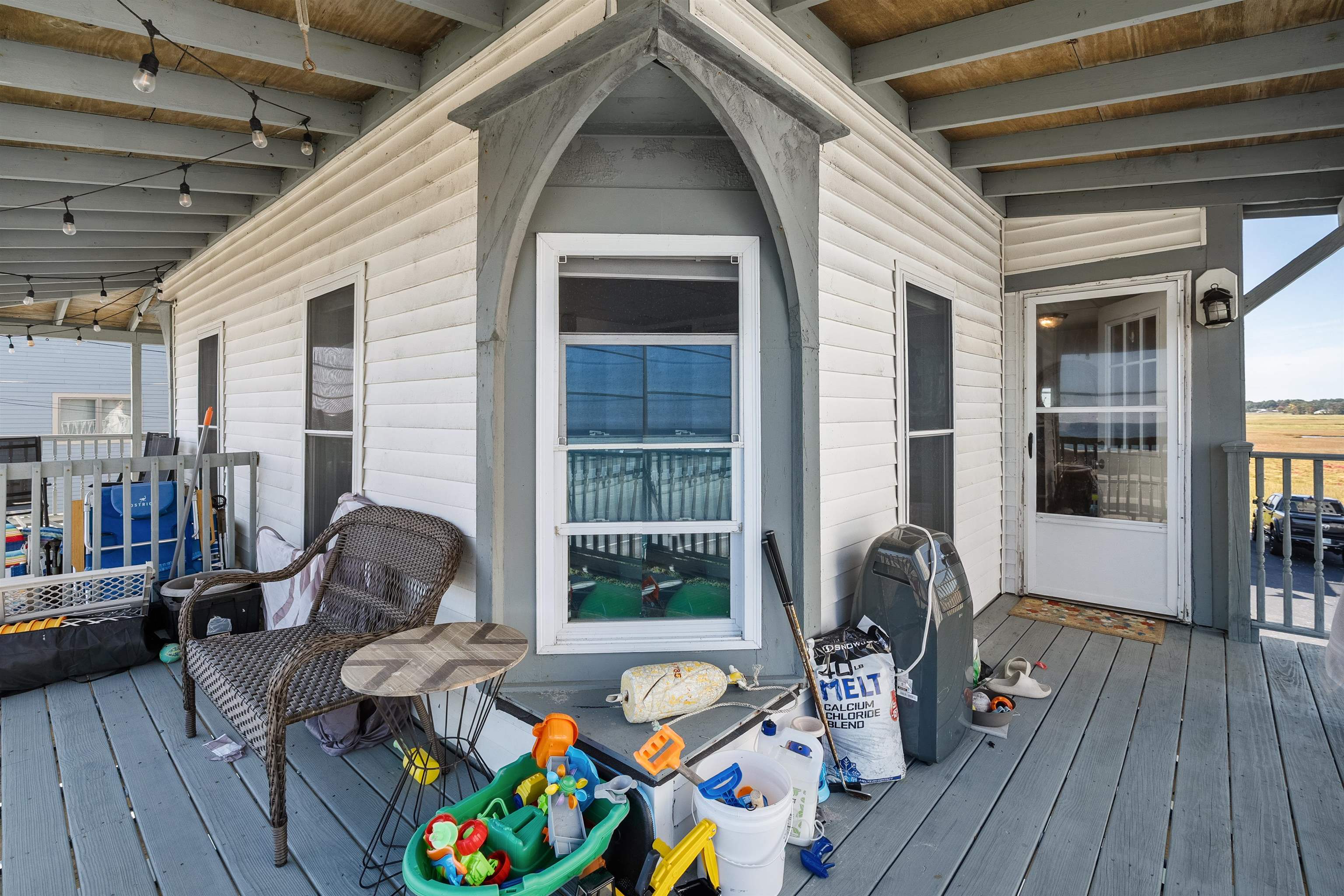 585 Ocean Boulevard