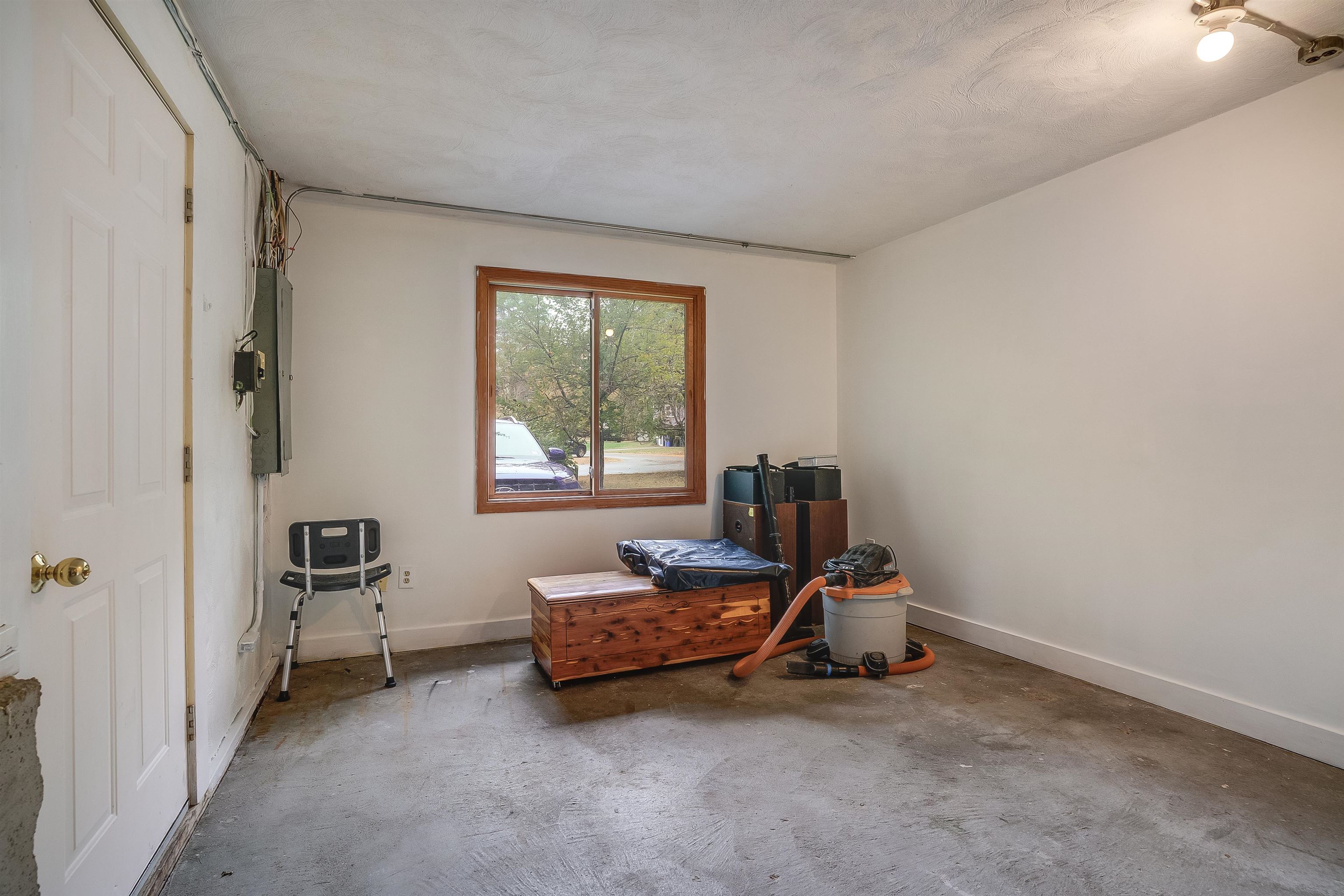 8 Iroquois Circle