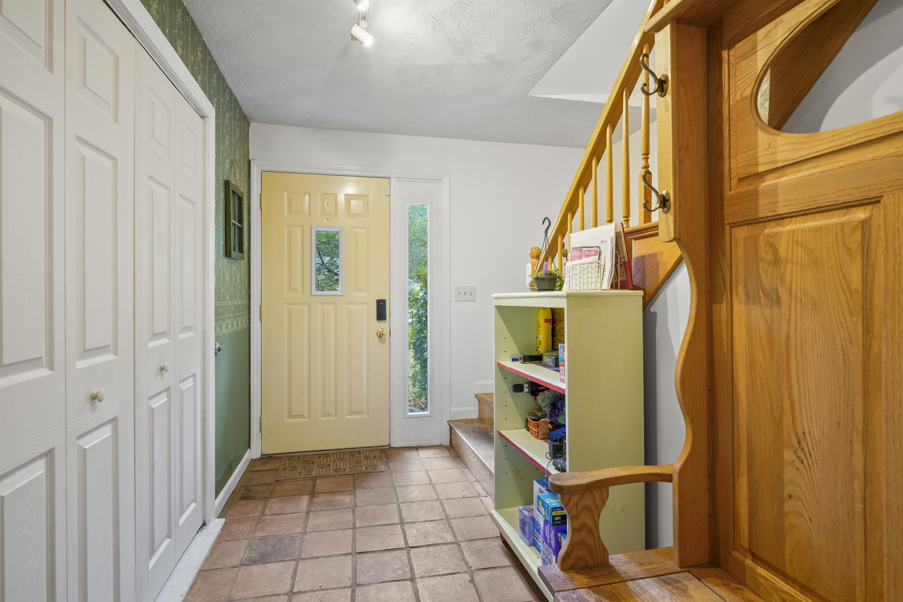 8 Iroquois Circle