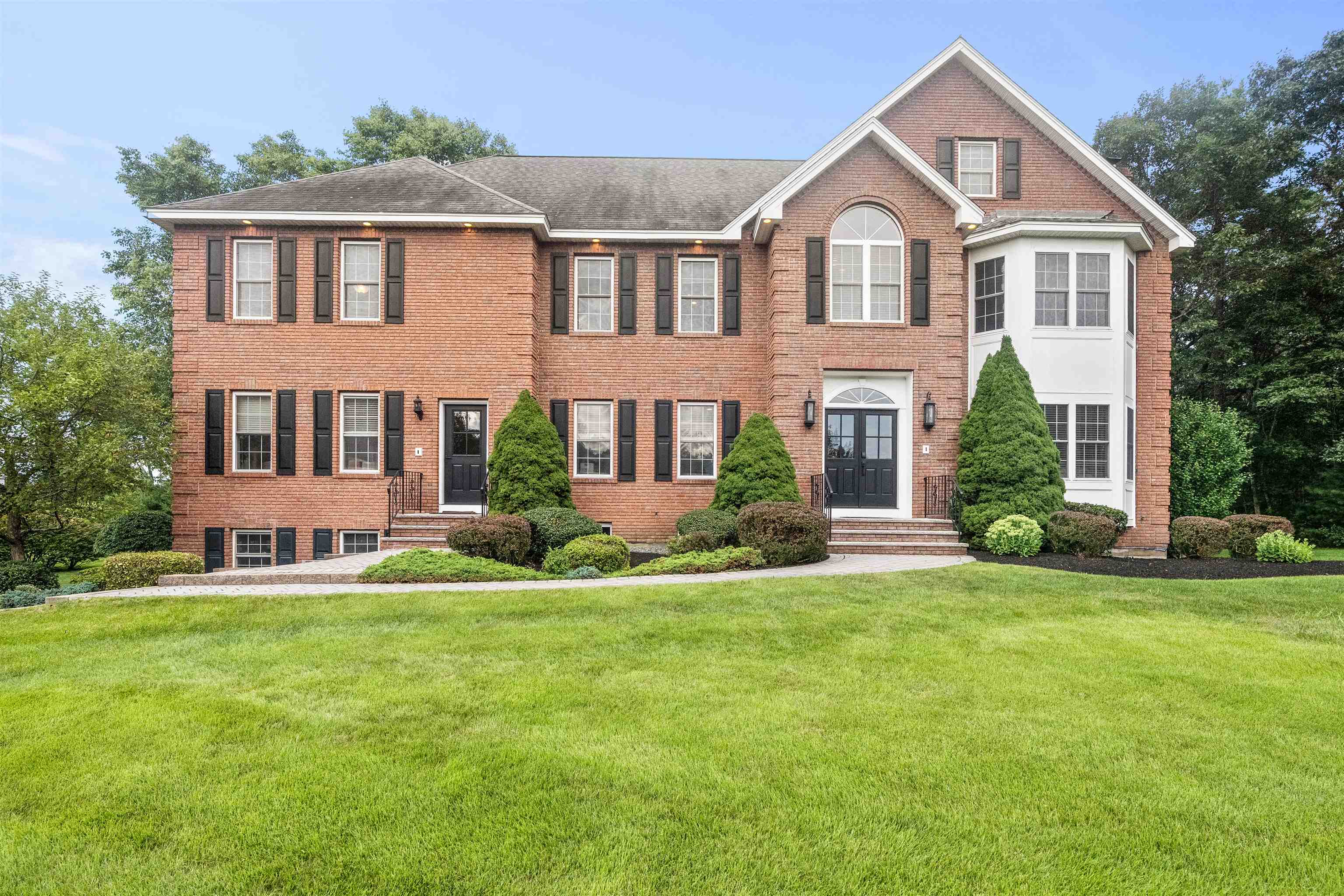 8 Arcadia Lane