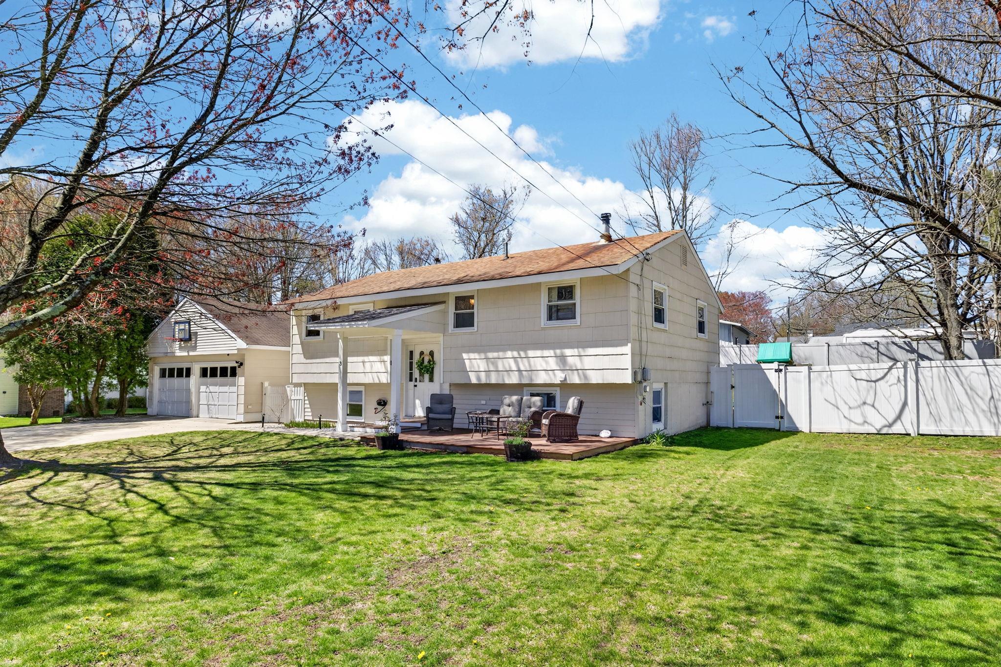 3 Pinewood Drive
