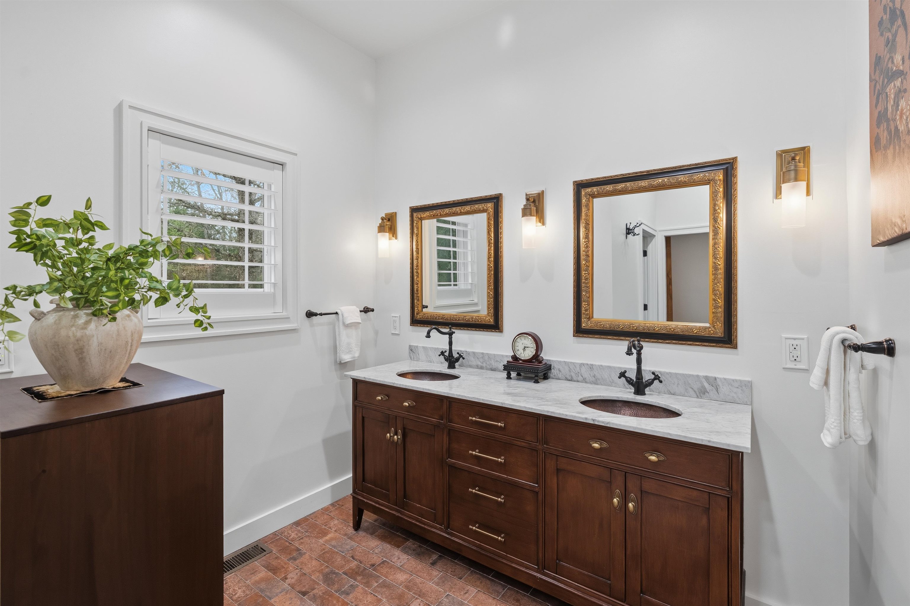 158 Pinecrest Road