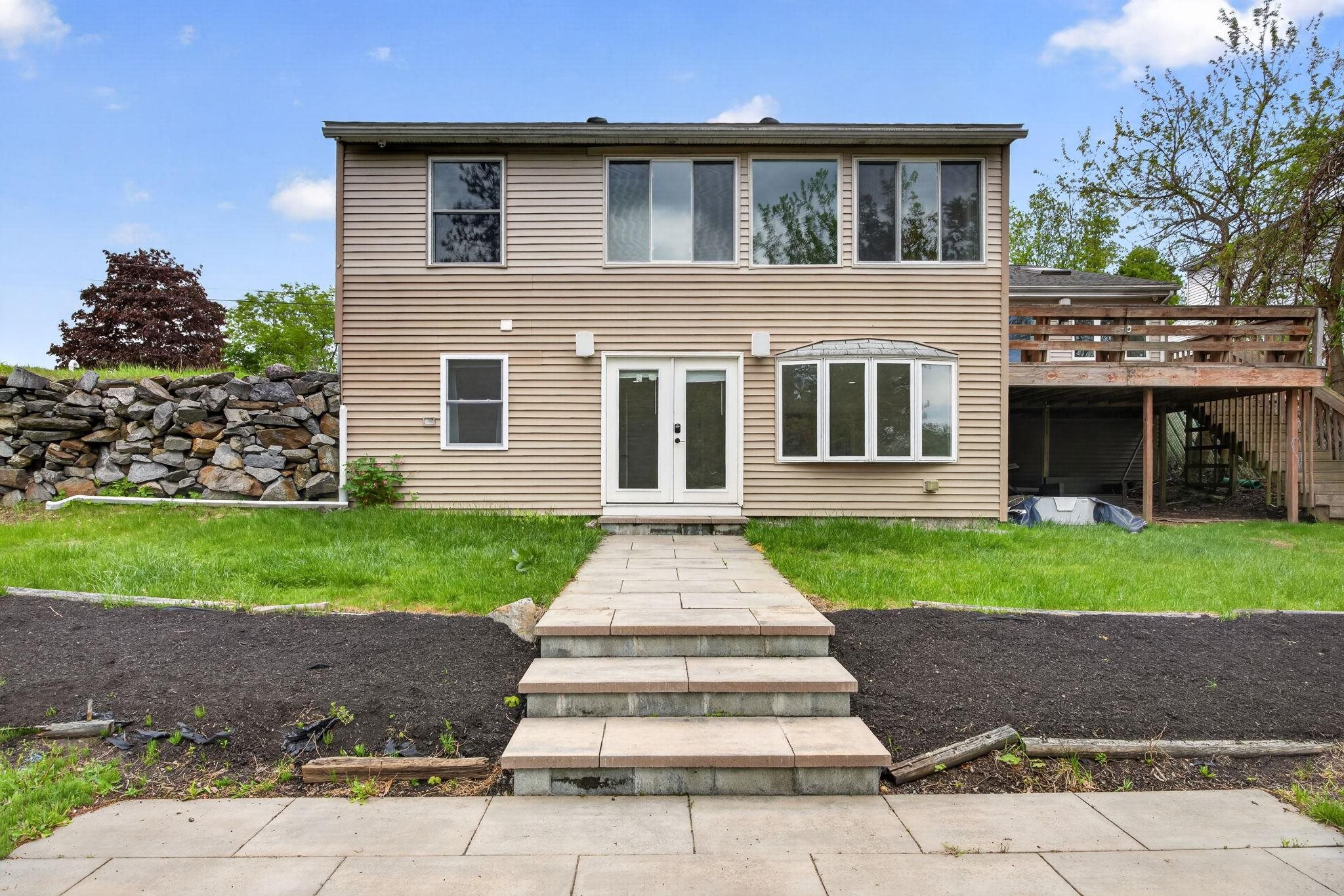 23 Cove Road