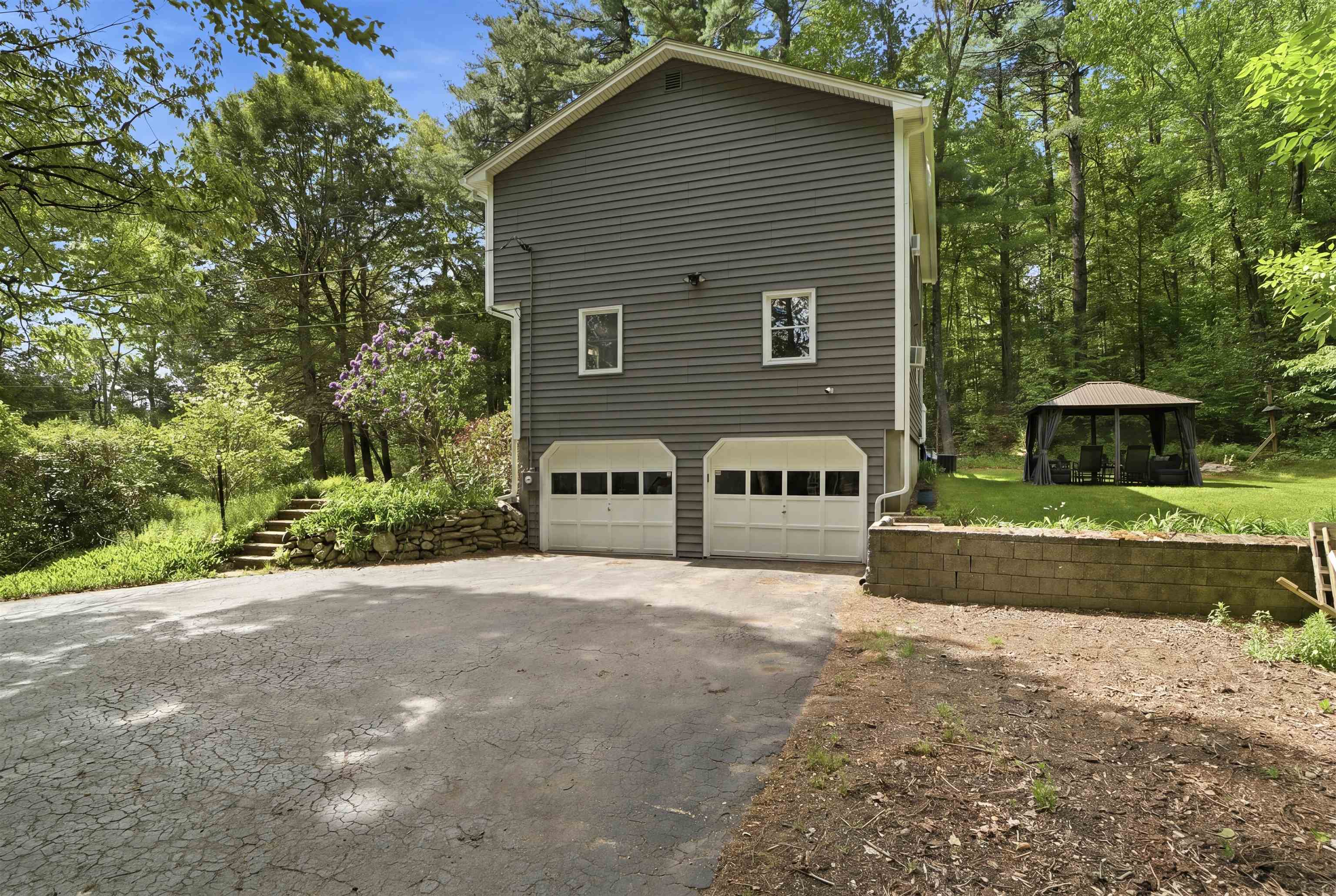 7 Hampshire Drive