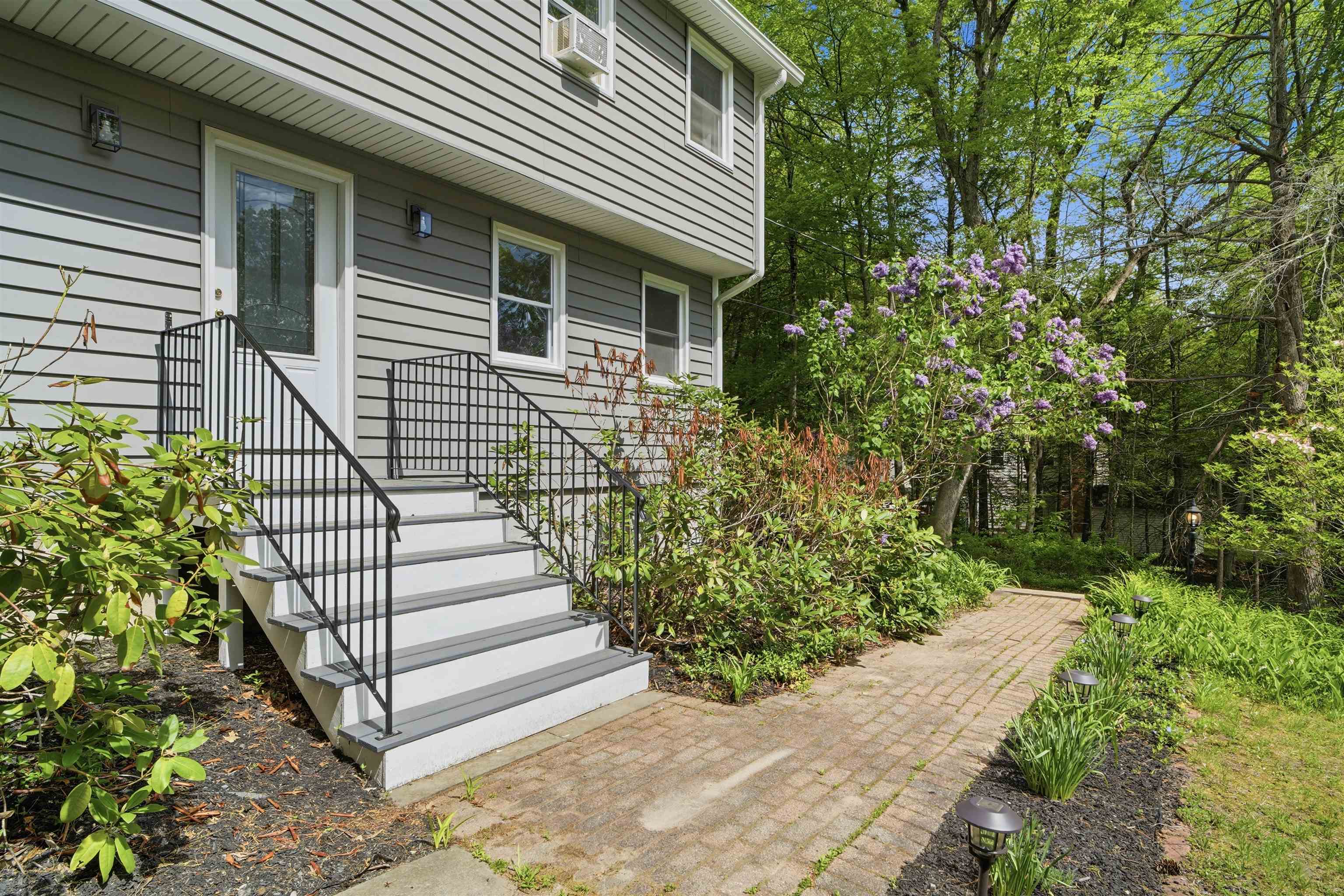 7 Hampshire Drive