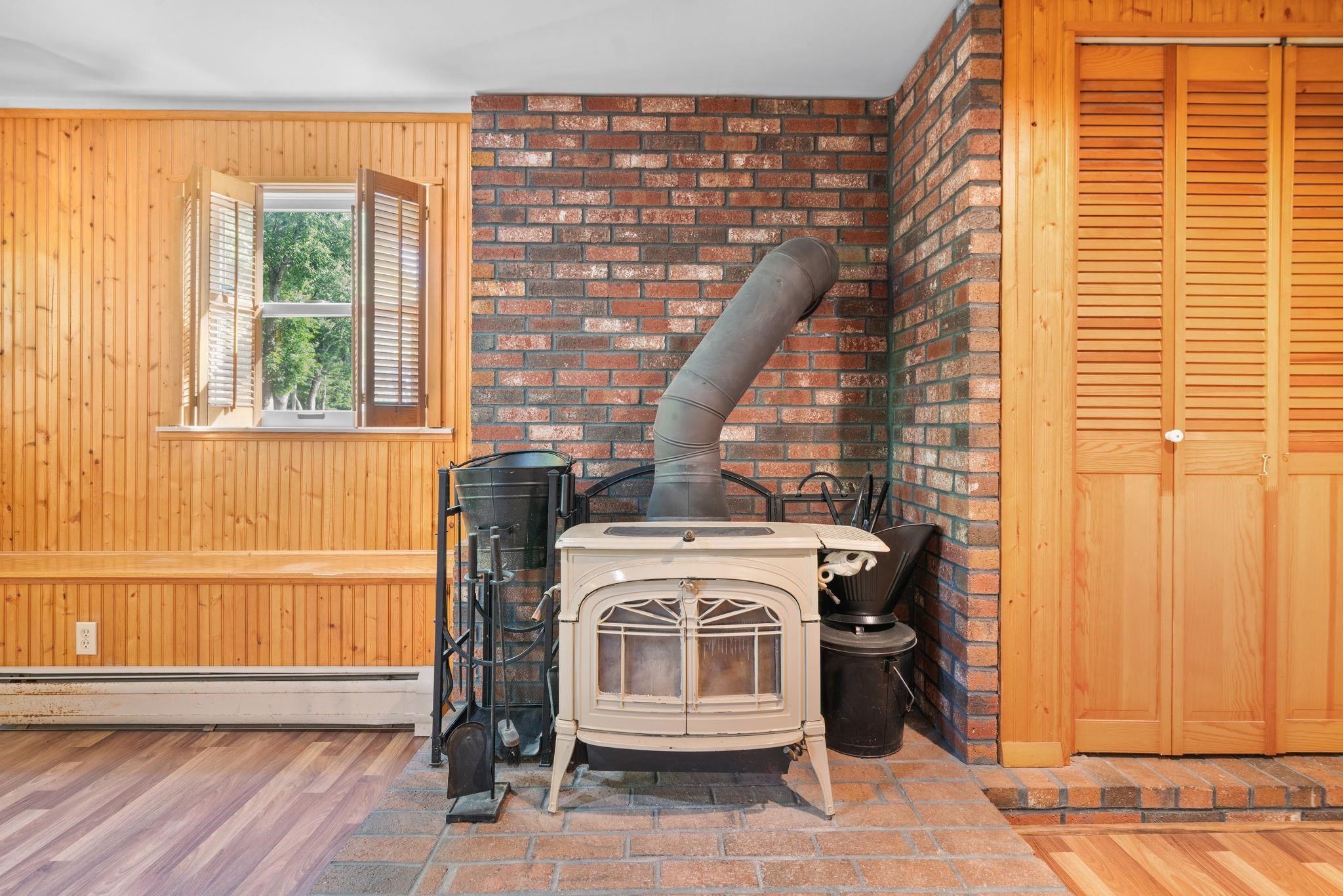 23 Middle Dunstable Road