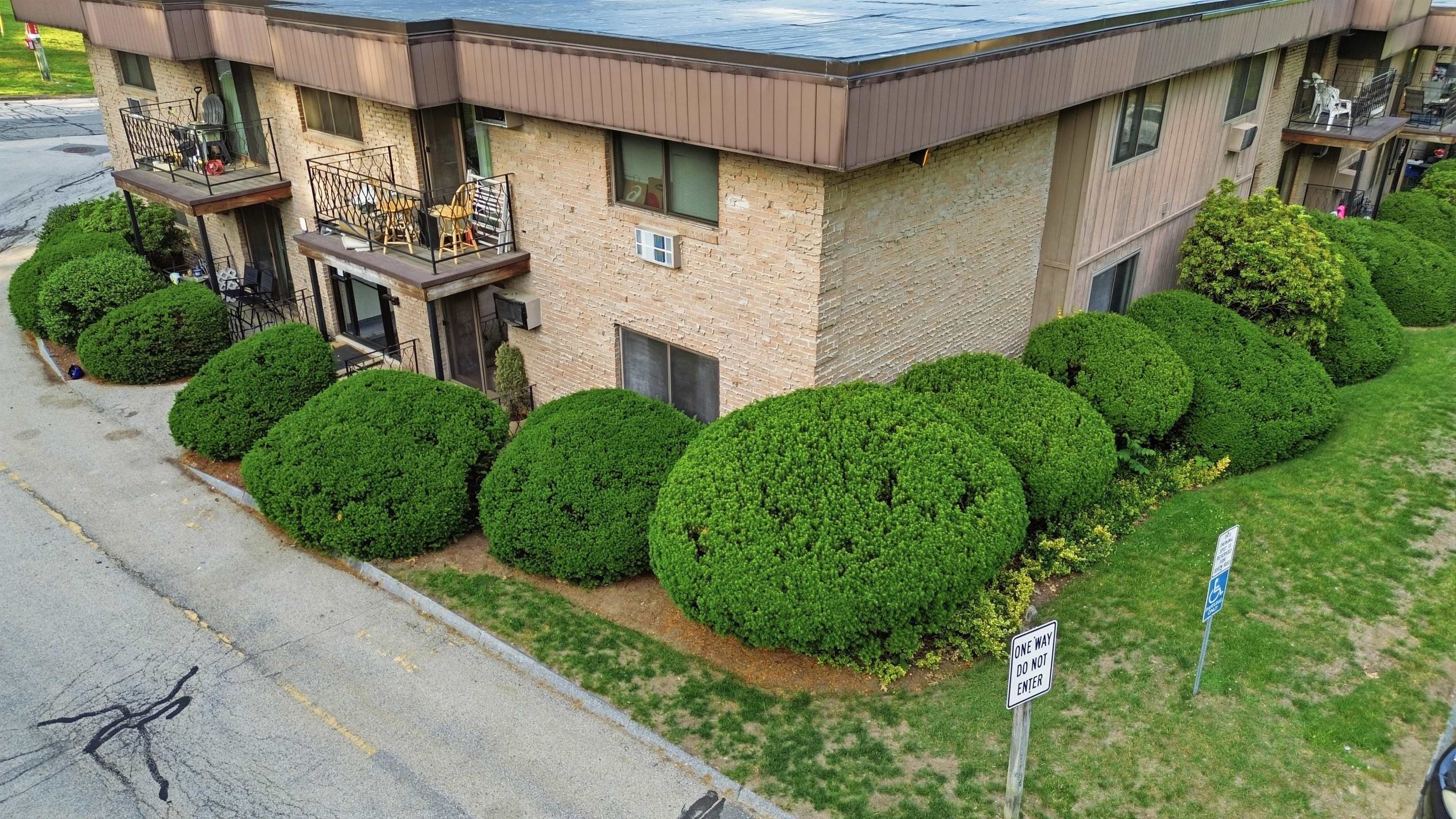 8 Strawberry Bank Road Unit: 9