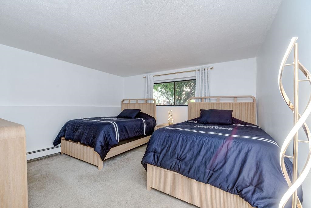 5 Lancelot Court Unit: 2